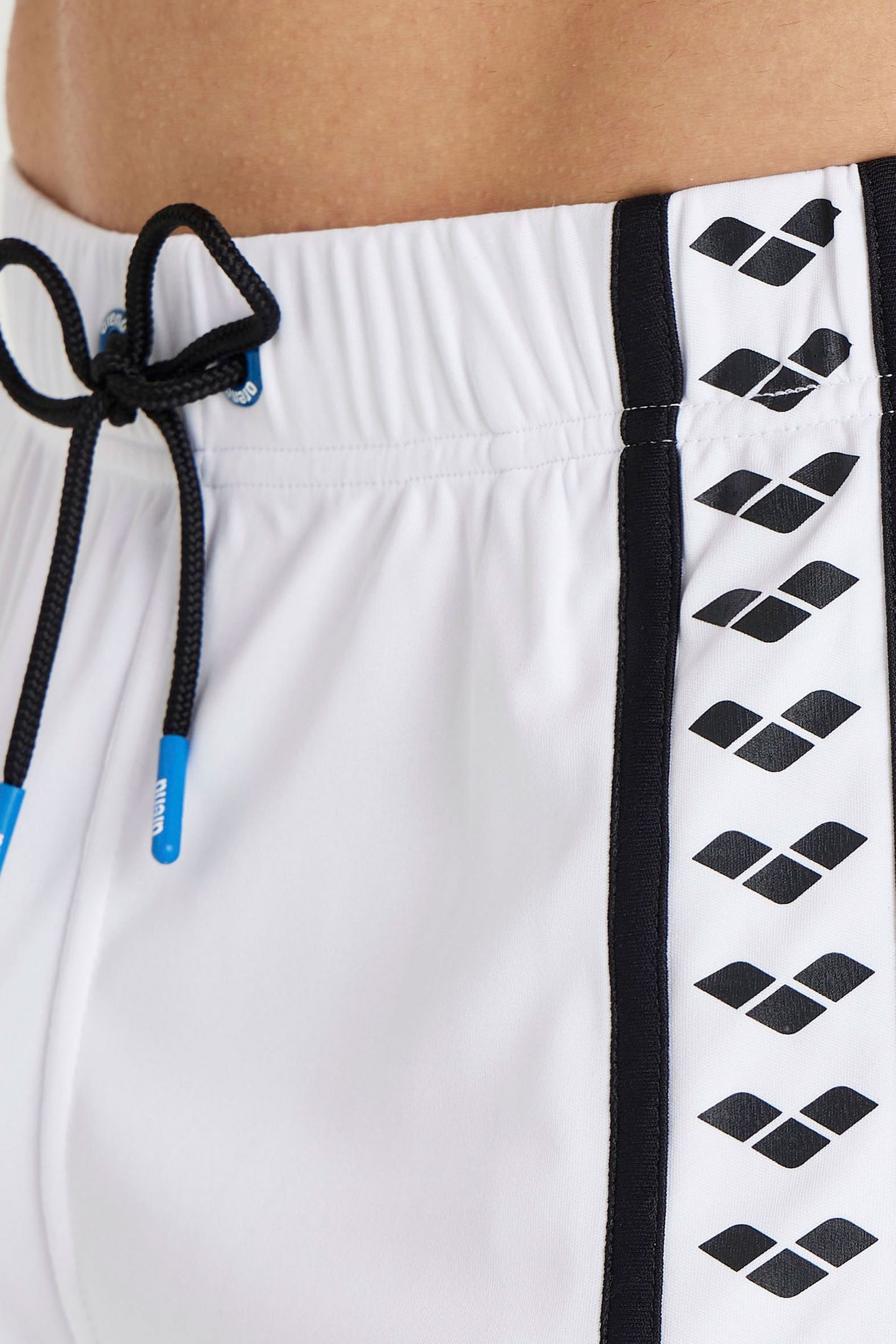 ICONS BEACH BERMUDA LOGO WHITE-BLACK 9