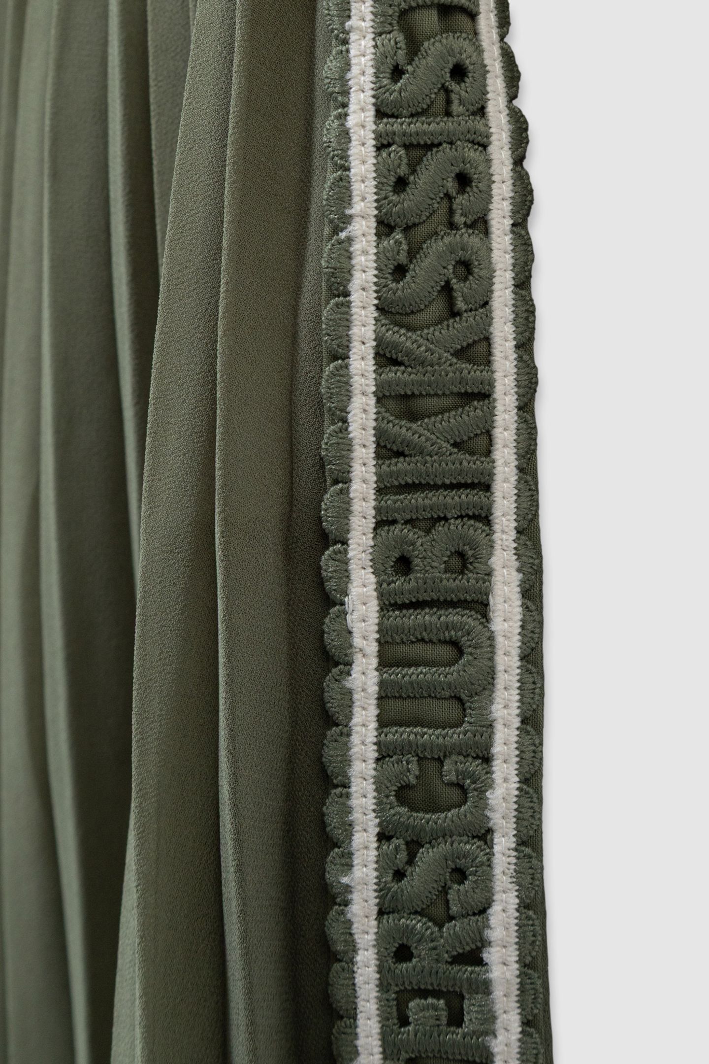 LONG KHAKI PLEATED SKIRT WITH SIDE EMBROIDERY 5