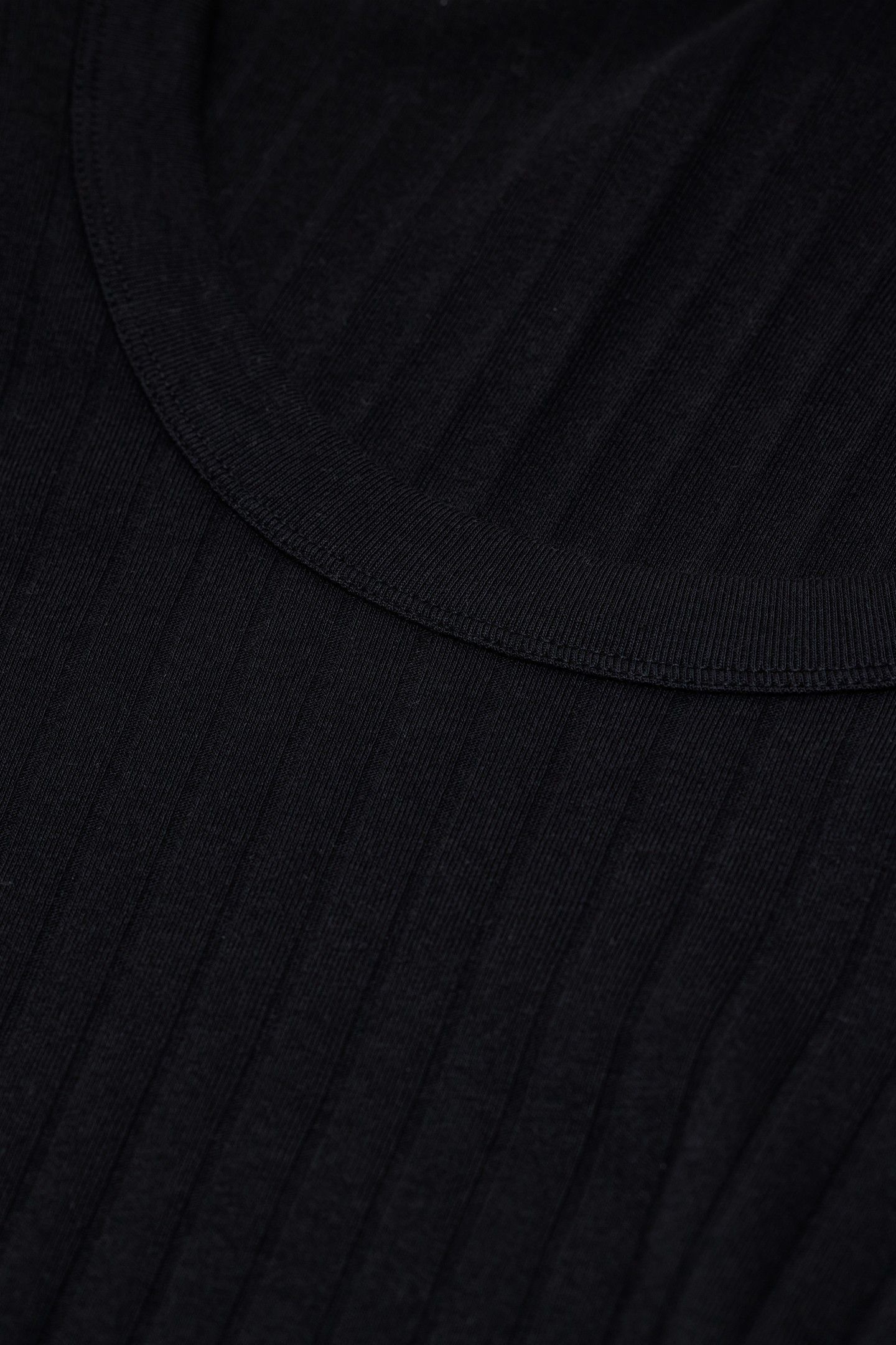 SCOOPNECK SHORTSLEEVE BLACK 5