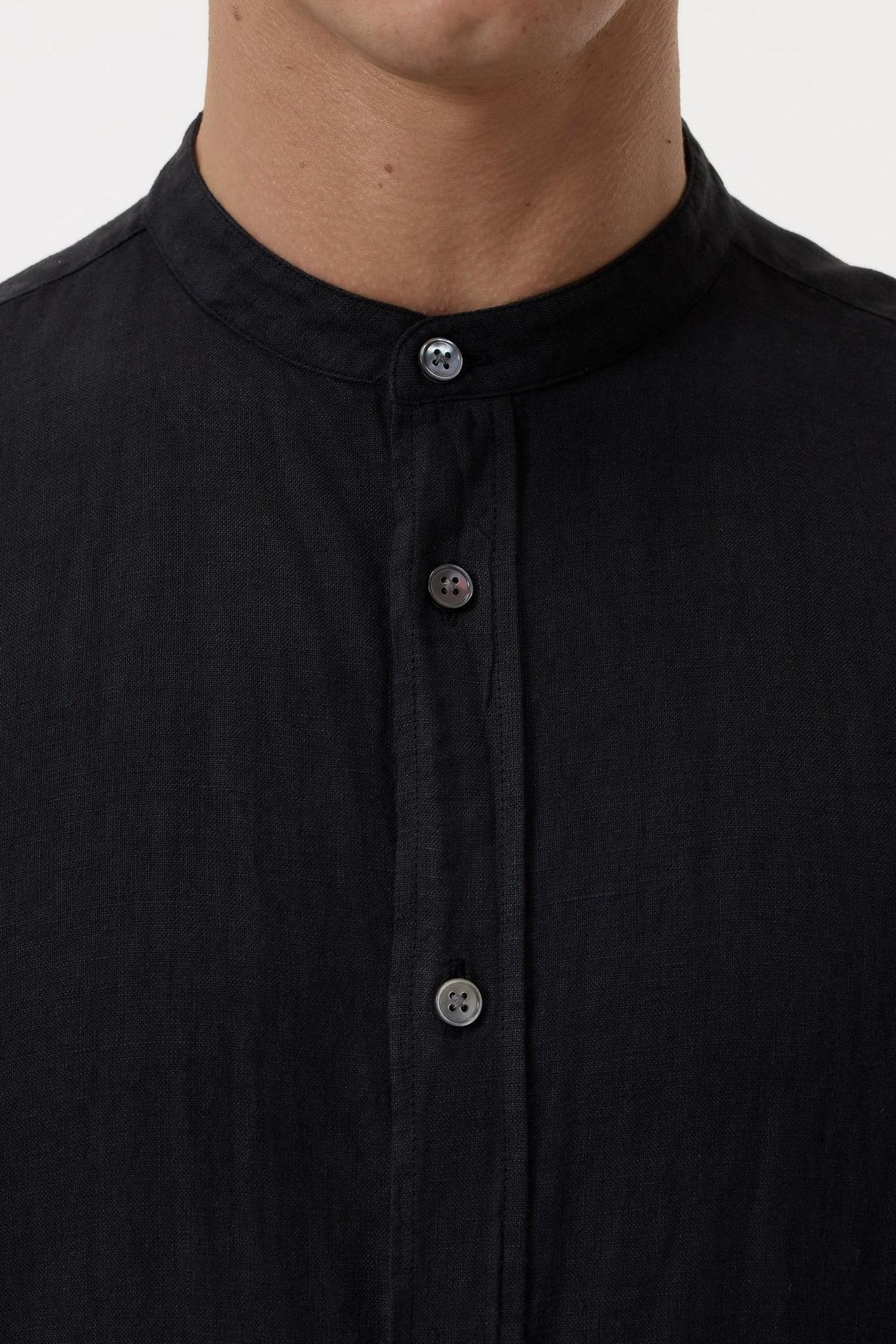 COLLARLESS SHIRT BLACK 9