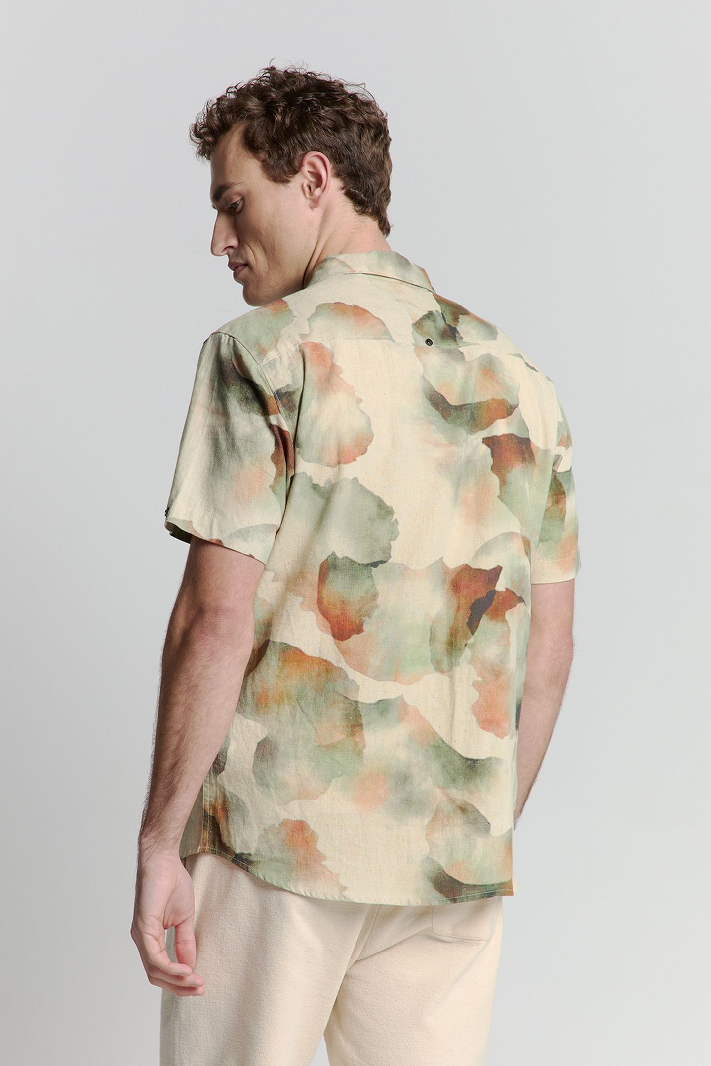 SHIRT SHORT SLEEVE REVERS COLLAR ALLOVER PRINTED WITH LINEN  4