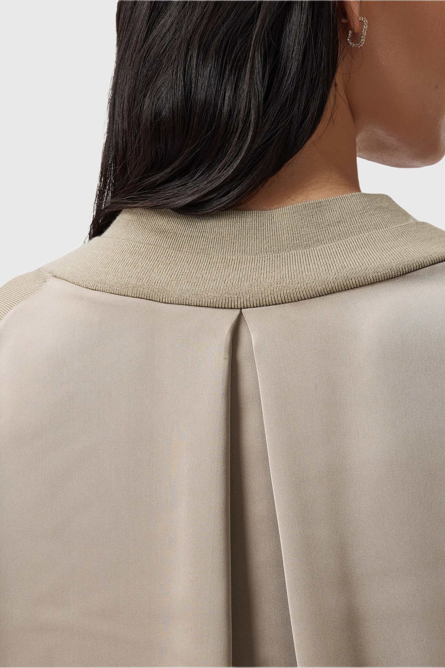 BERN PANEL V NECK TAUPE GREY 9