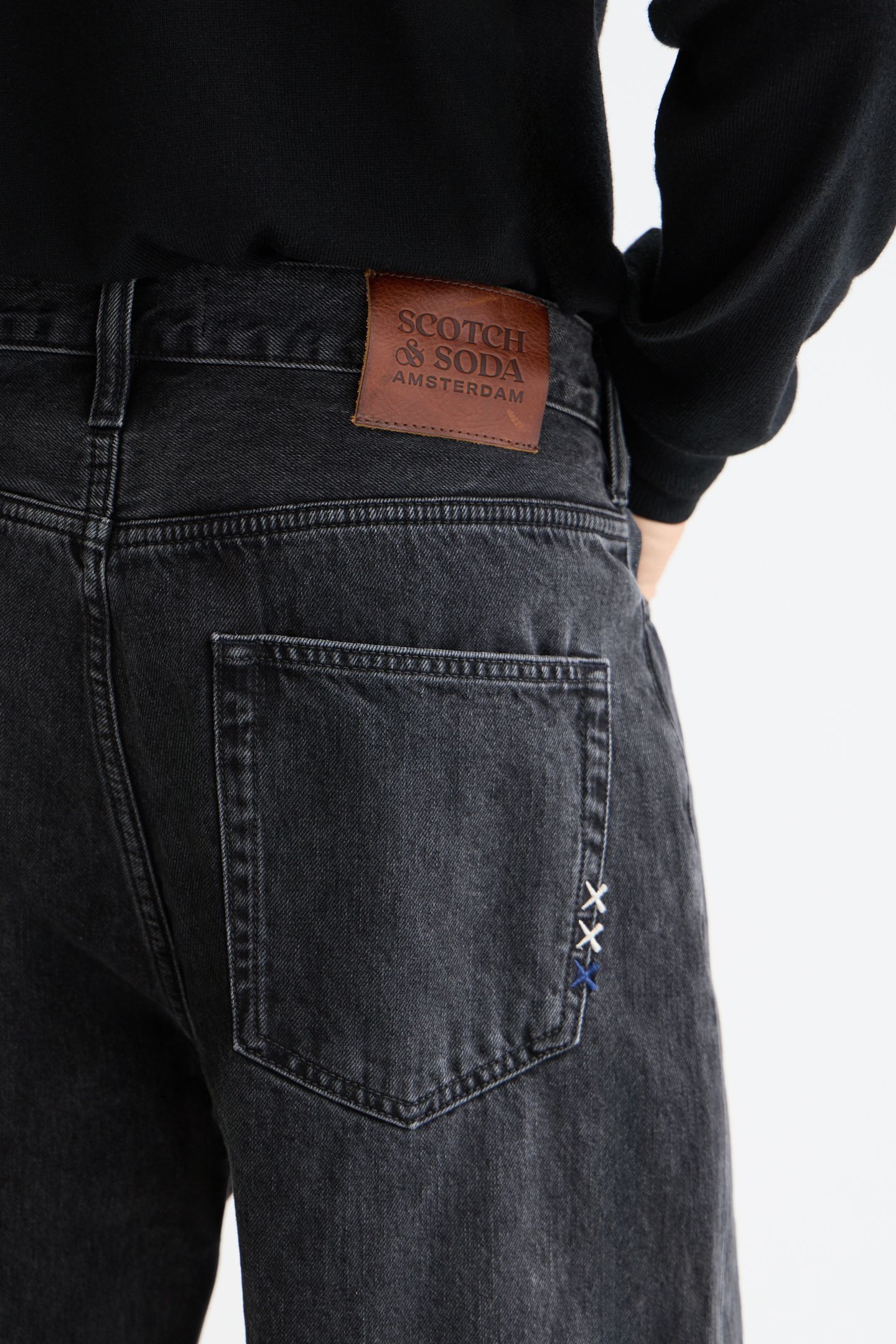 CORE THE PITCH LOOSE FIT JEANS — BLACK BUZZ BLACK BUZZ 7