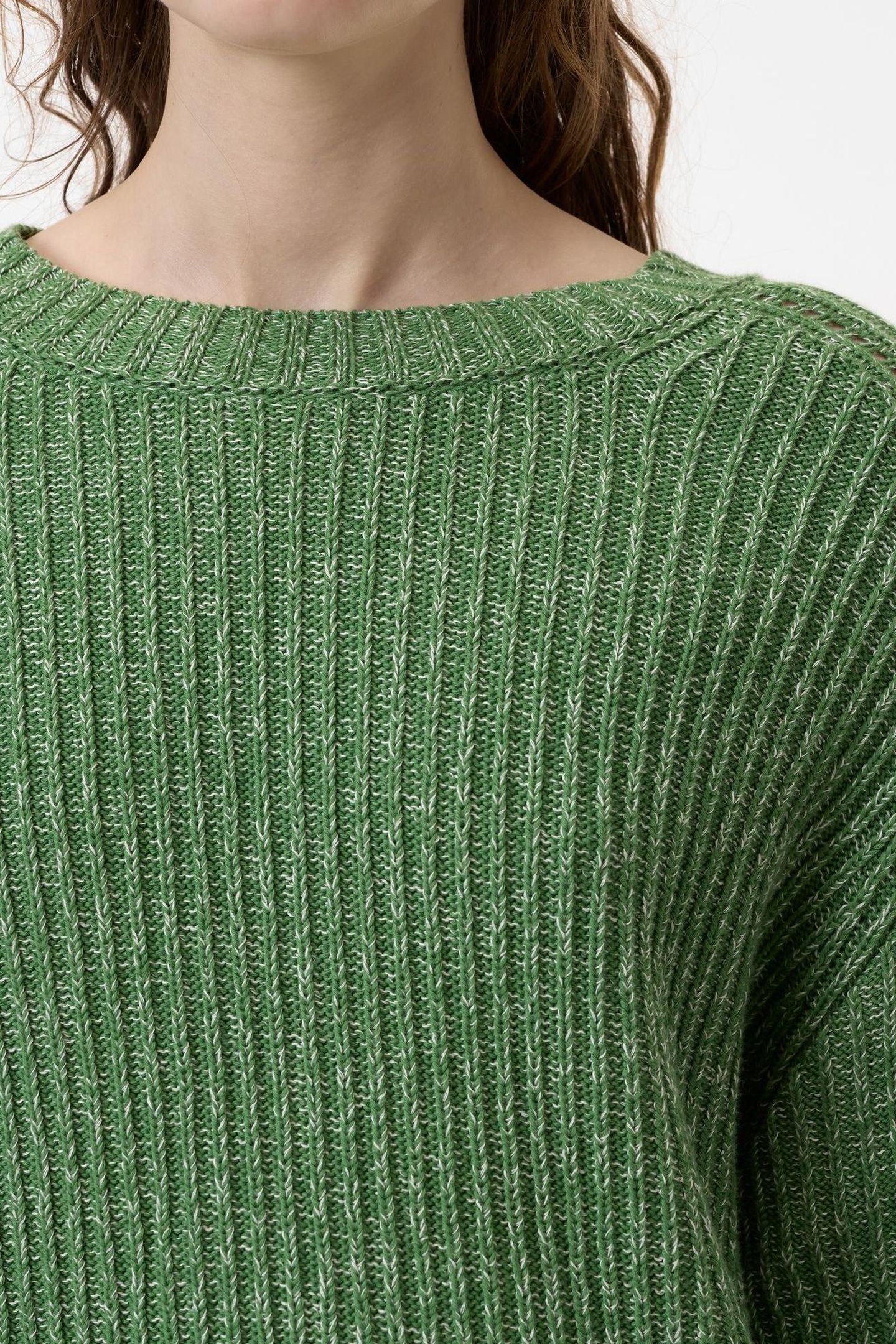 CREW NECK LONG SLEEVE MATCHA GREEN 4