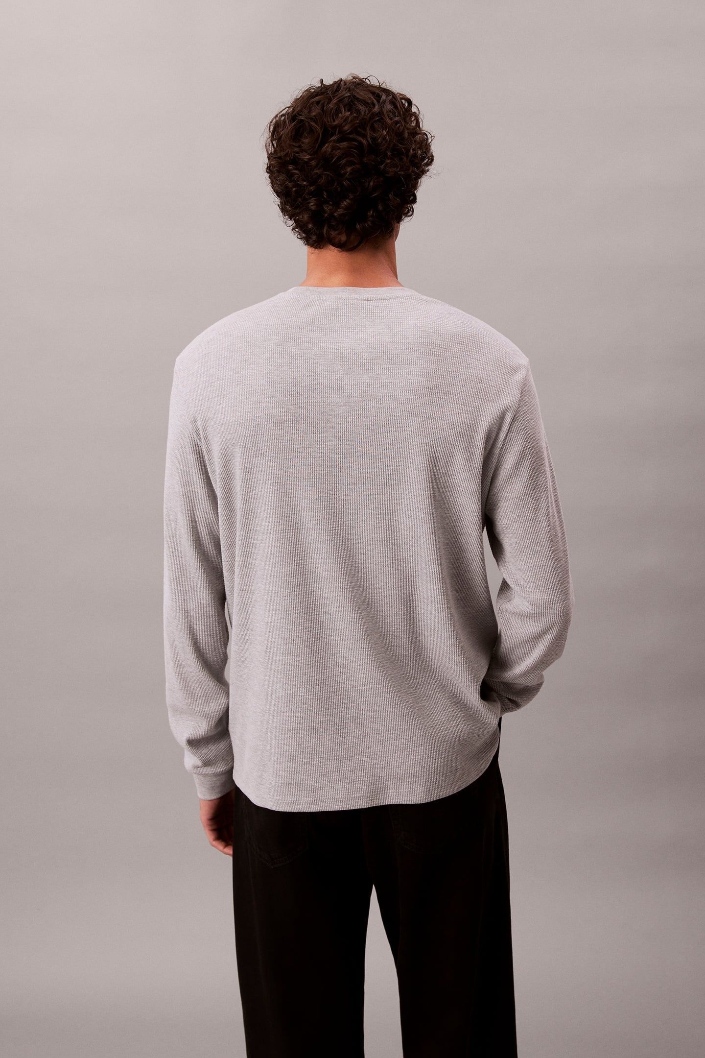 LS WAFFLE BADGE CREW NECK TEE HEROIC GREY HEATHER 4