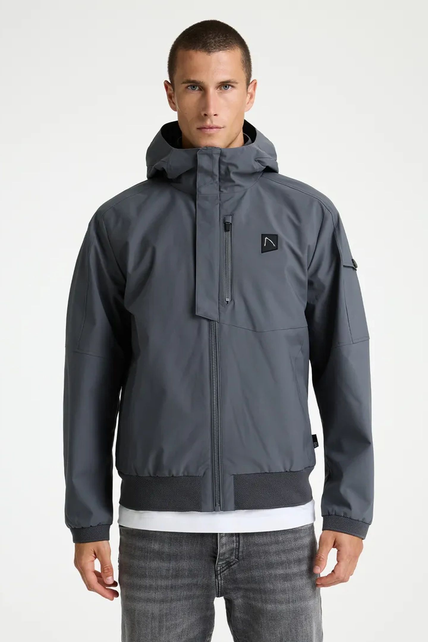 RETURN MOUNT OUTERWEAR IRON GATE 1