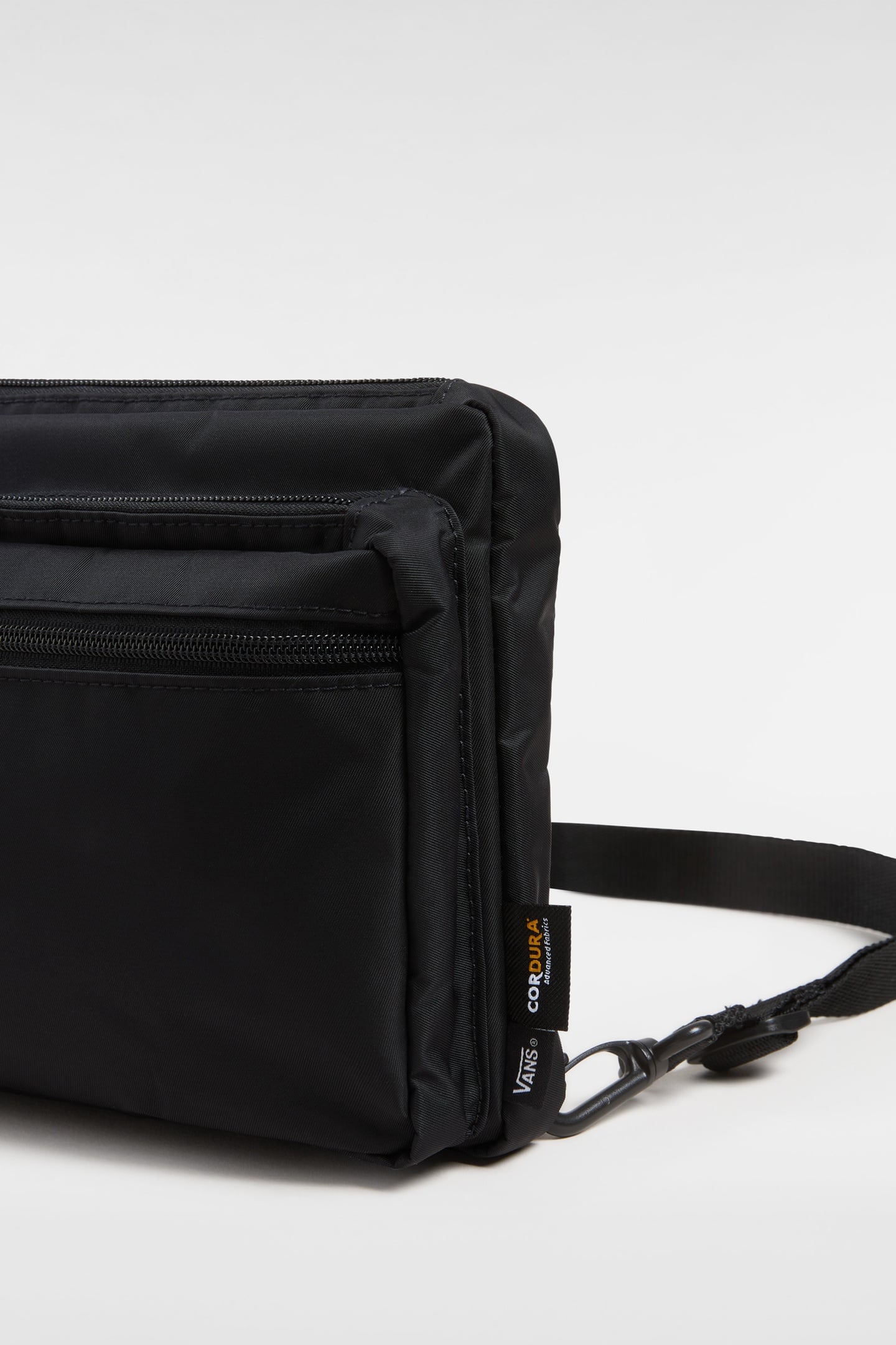 UNISEX BAIL CONVERTIBLE CROSS BODY BLACK 4