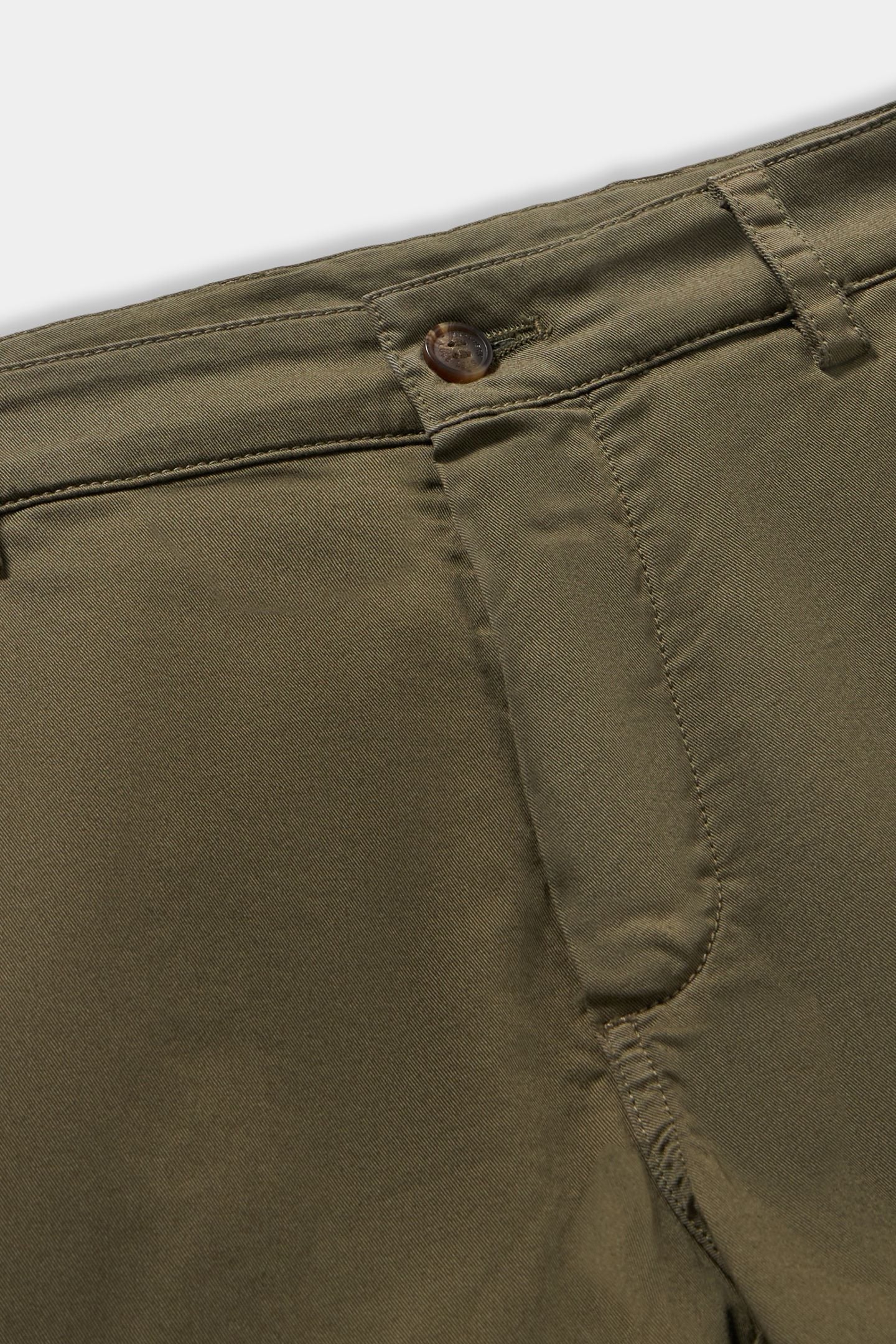REGULAR FIT STRETCH COTTON GABARDINE COMFORT CHINO MILITARY 6