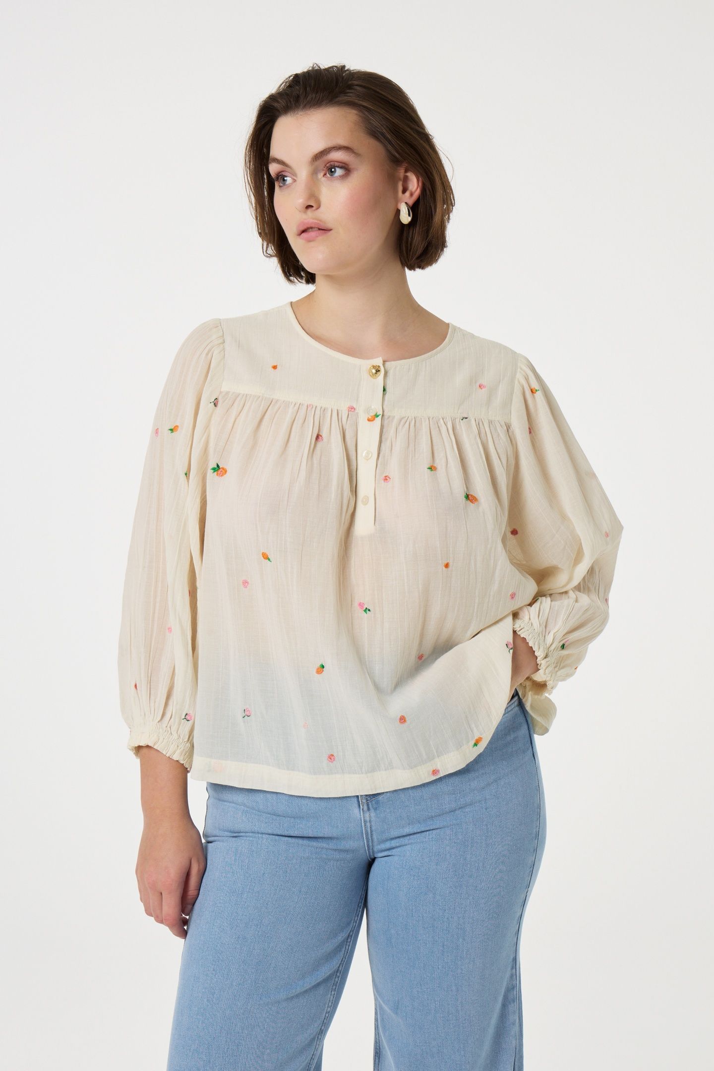 BINDI TOP COSY WHITE 1