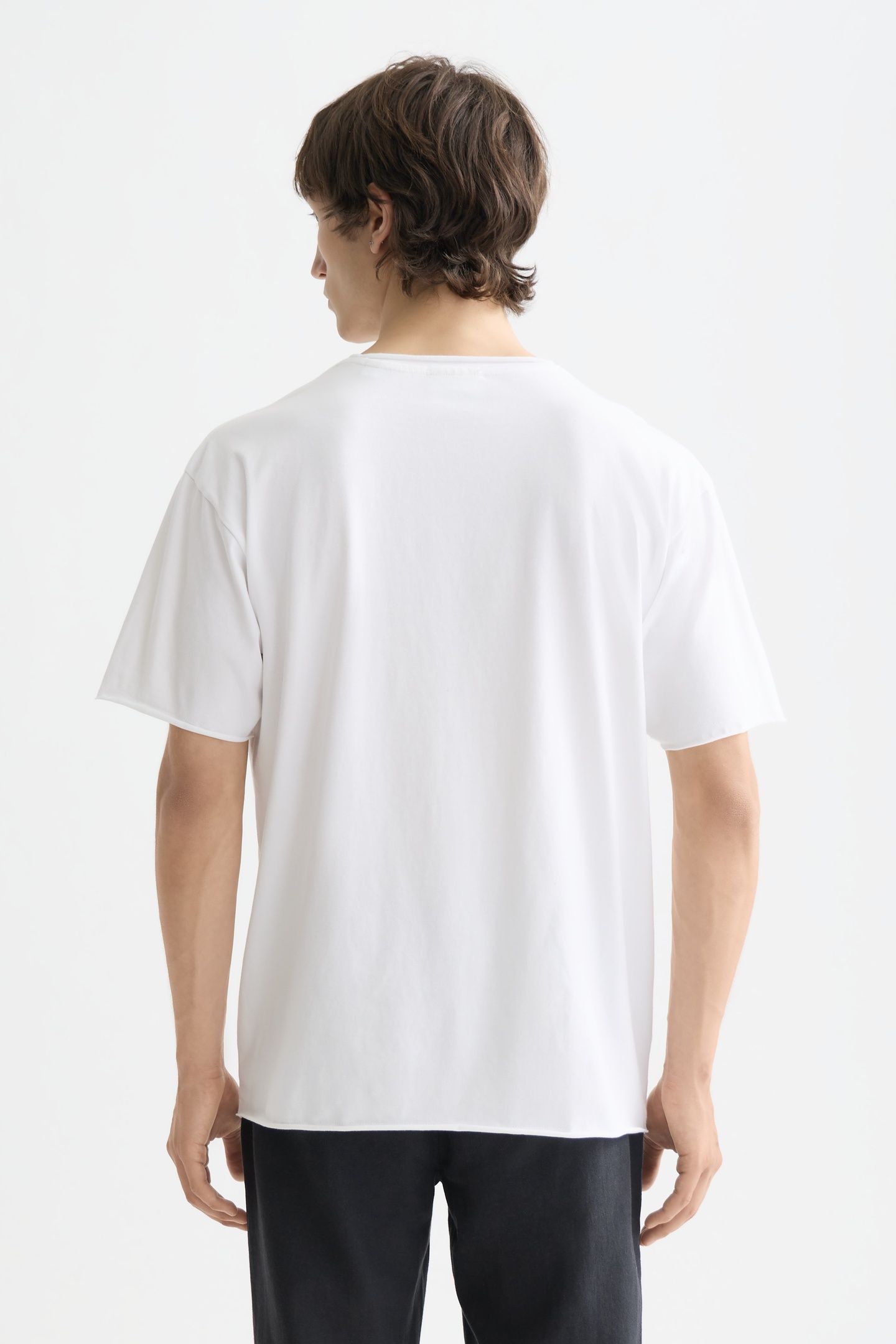 CORE RAW-EDGED RELAXED-FIT GARMENT-DYED T-SHIRT BRIGHT WHITE 8
