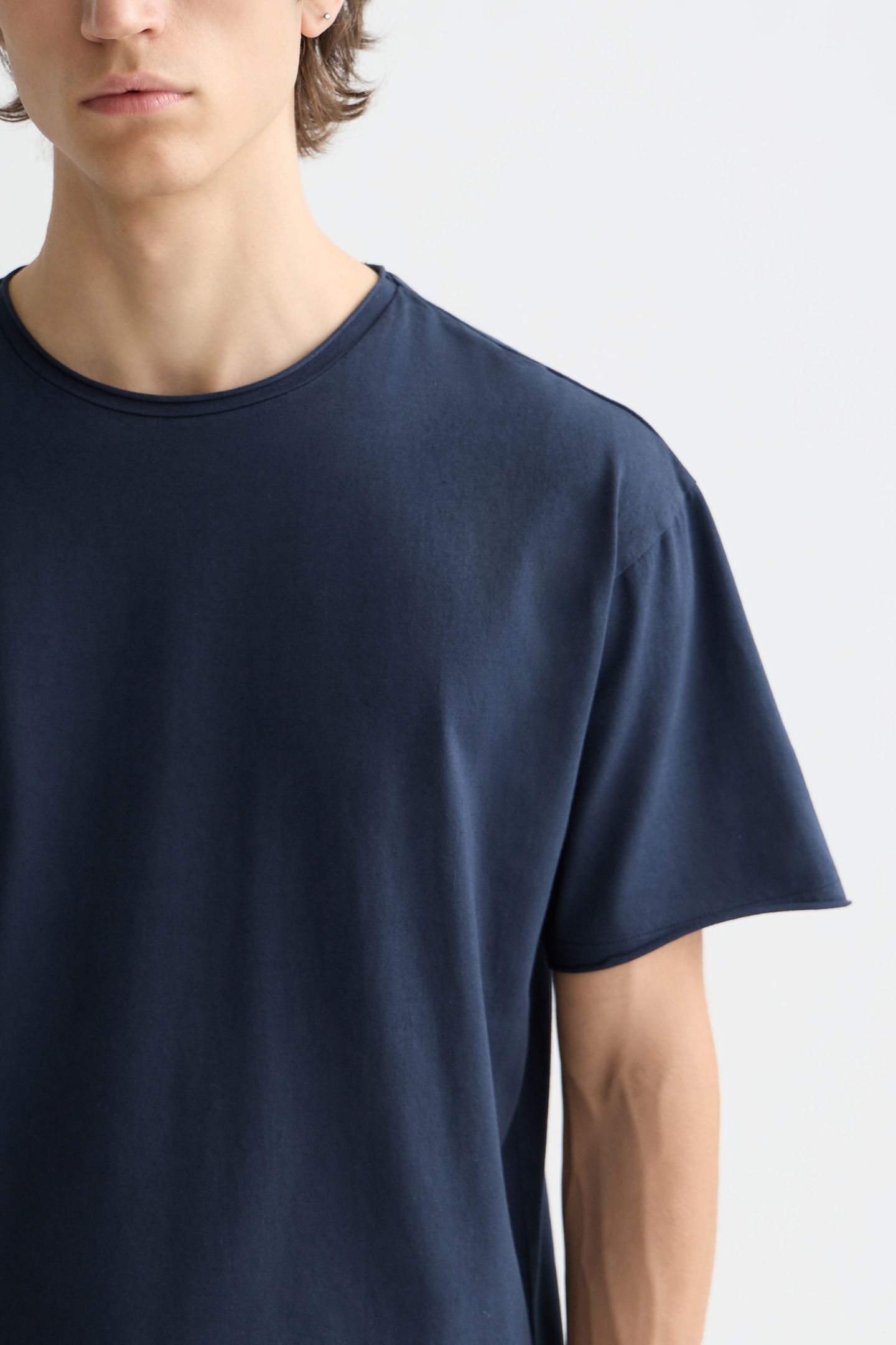 CORE RAW-EDGED RELAXED-FIT GARMENT-DYED T-SHIRT SKY CAPTAIN 6