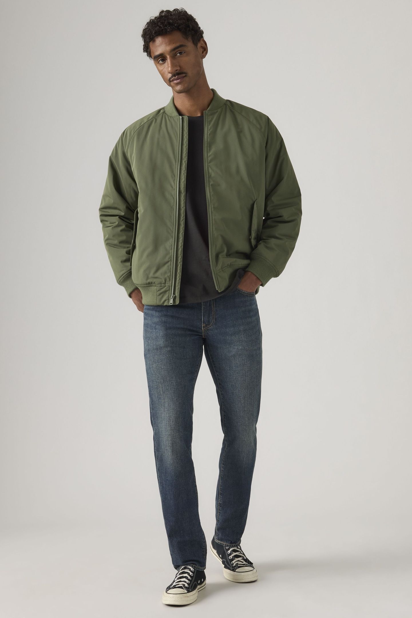 511™ SLIM LIGHTWEIGHT JEANS 2