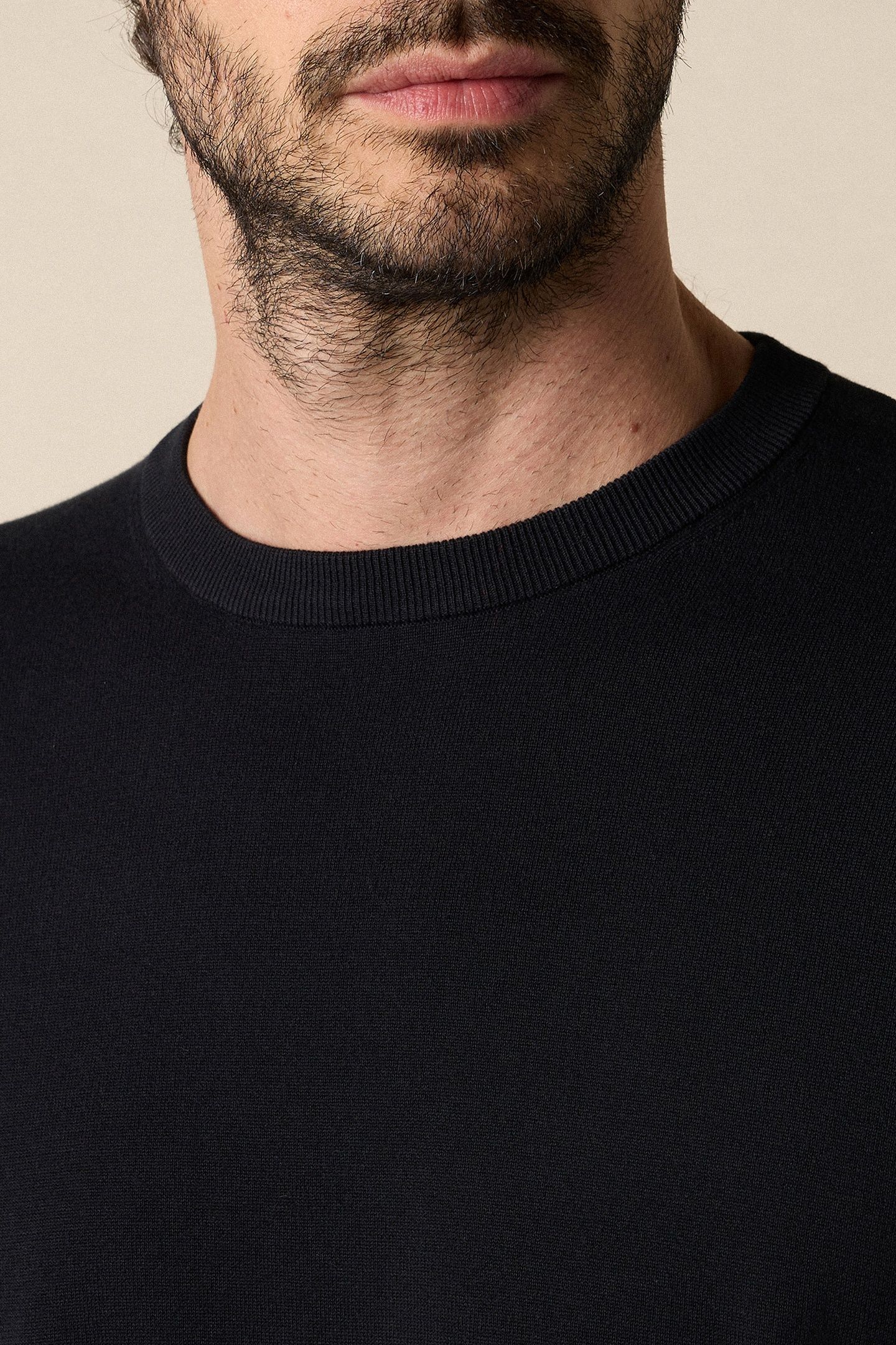 COTTON CREWNECK BLACK 6