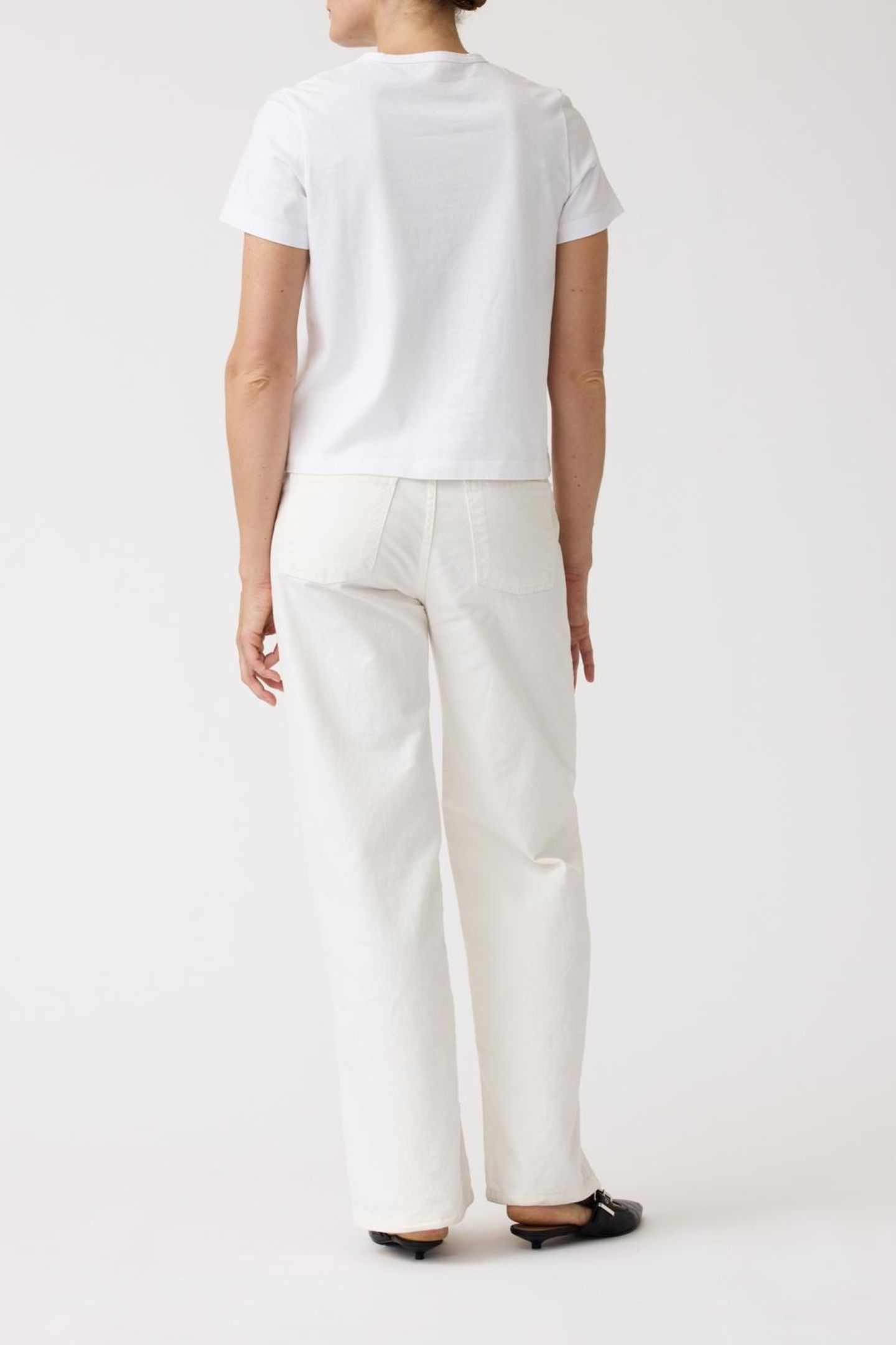 BROOM LOGO T VERY WHITE 3
