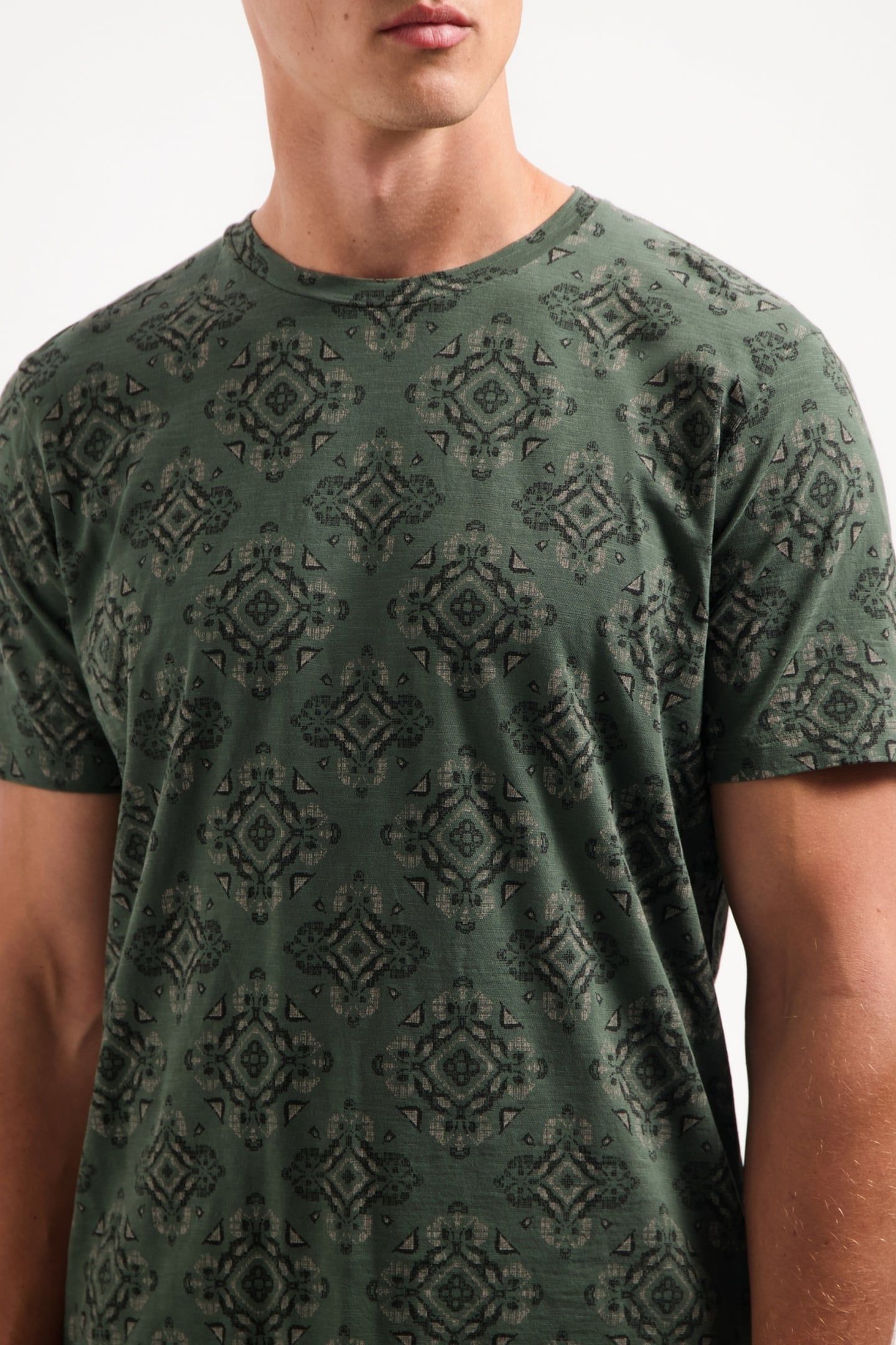 T-SHIRT CREWNECK ALLOVER PRINTED GARMENT DYED SLUB DARK GREE 1