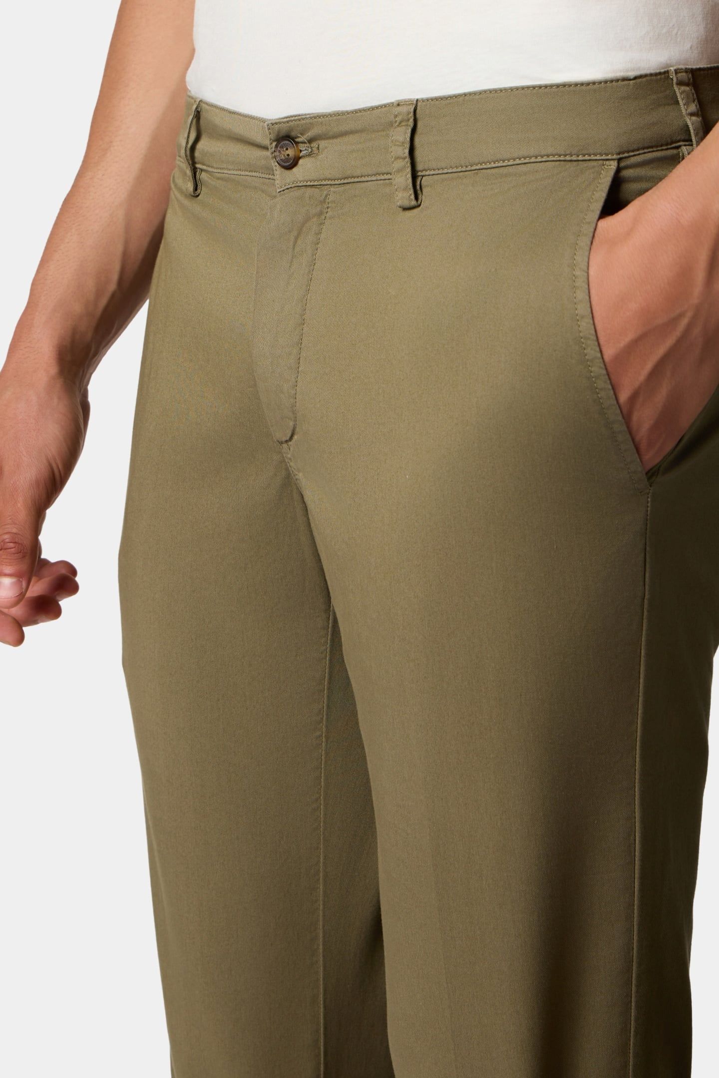 REGULAR FIT STRETCH COTTON GABARDINE COMFORT CHINO MILITARY 5