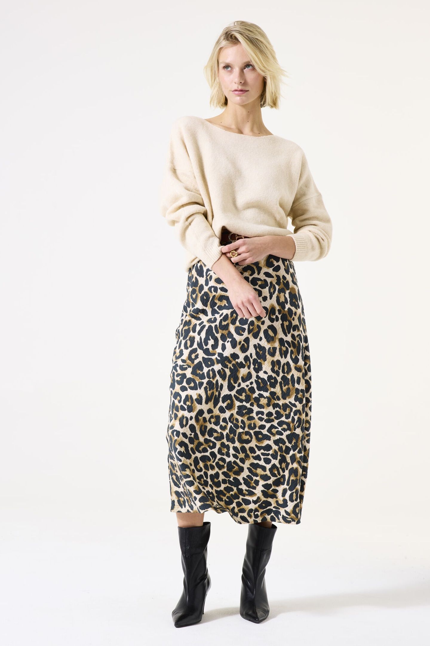 LADIES SKIRT ALMOND 2