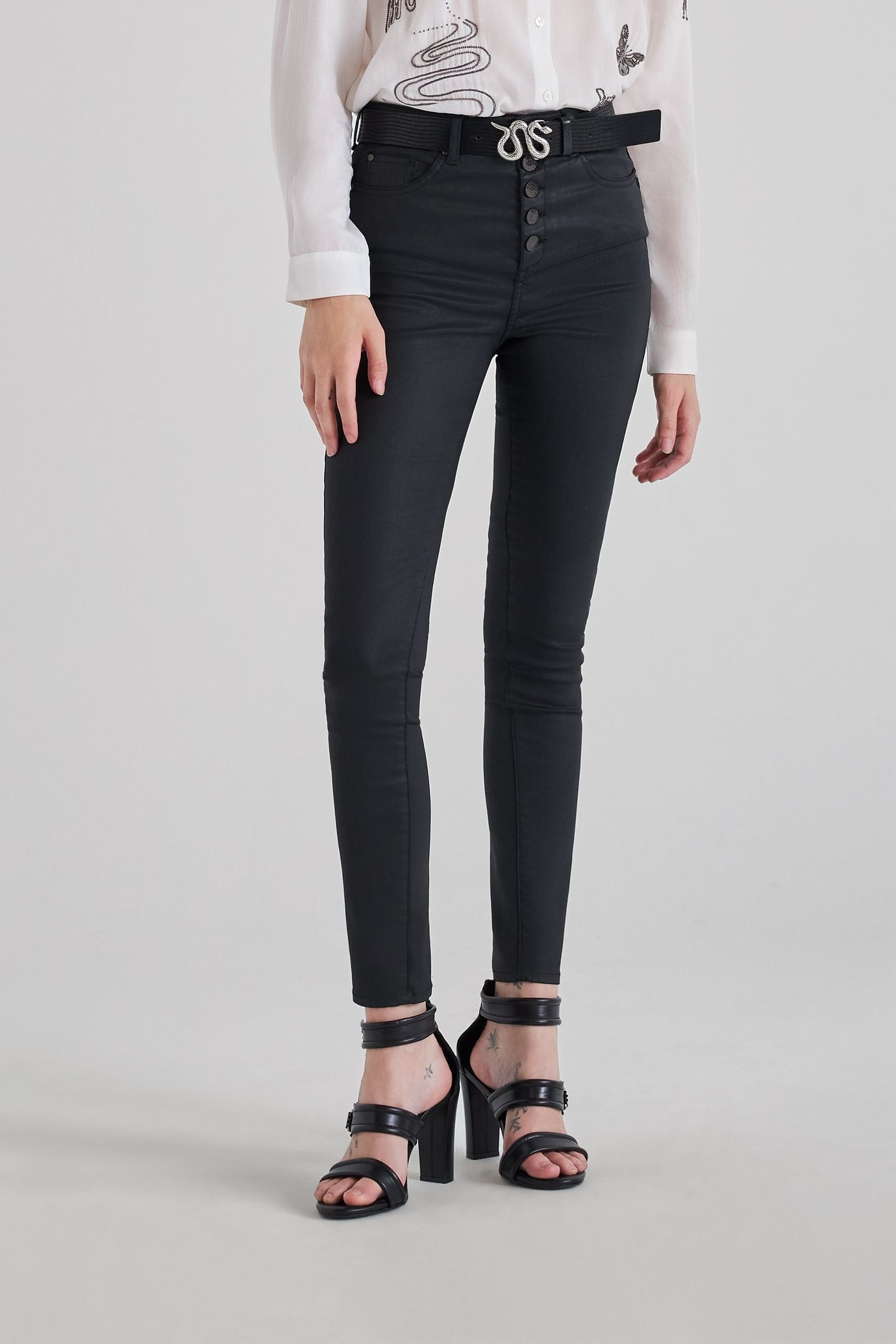 BLACK CROPPED JEANS WITH VISIBLE POWERSTRETCH BUTTONS 3