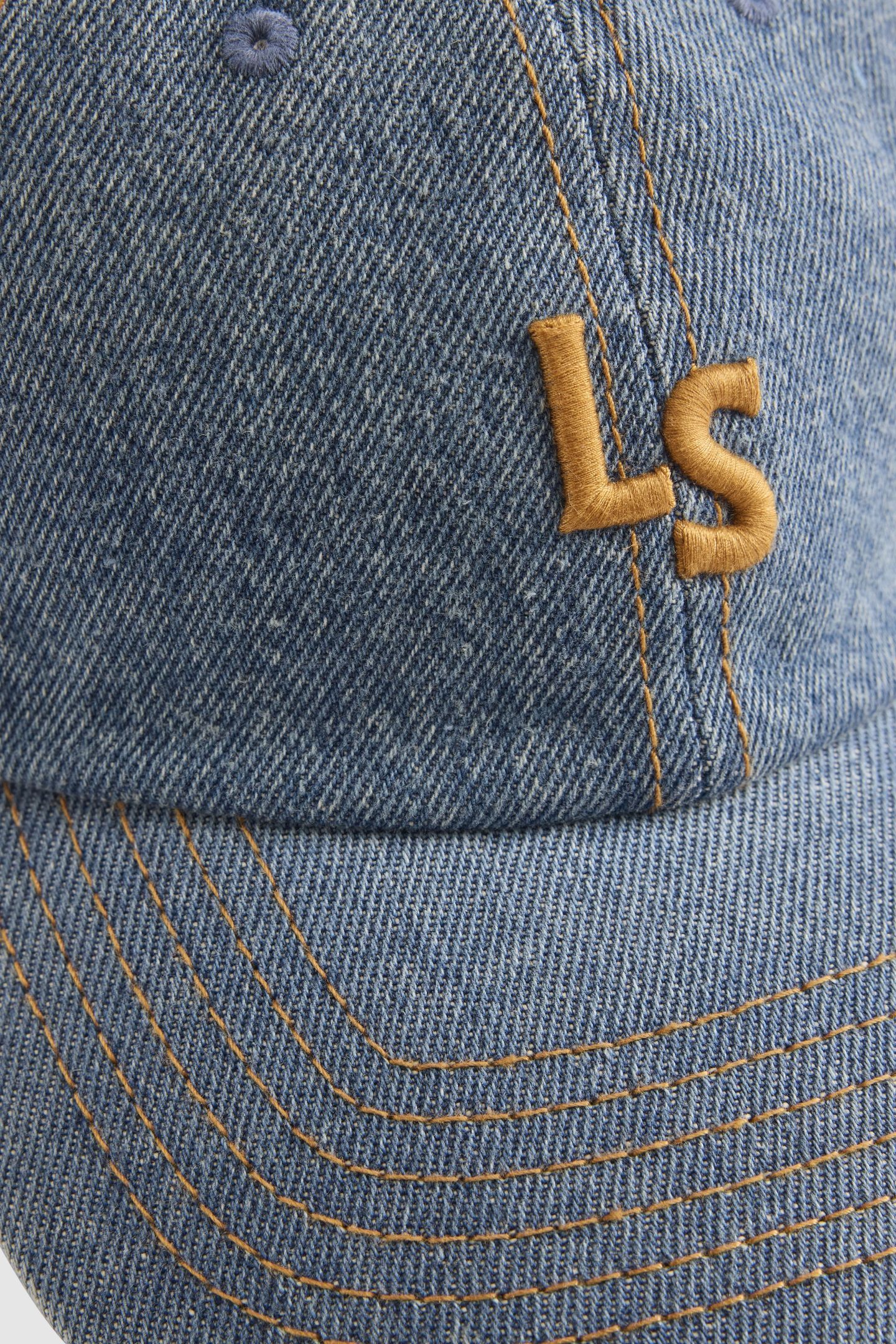 MONOGRAM CAP 5