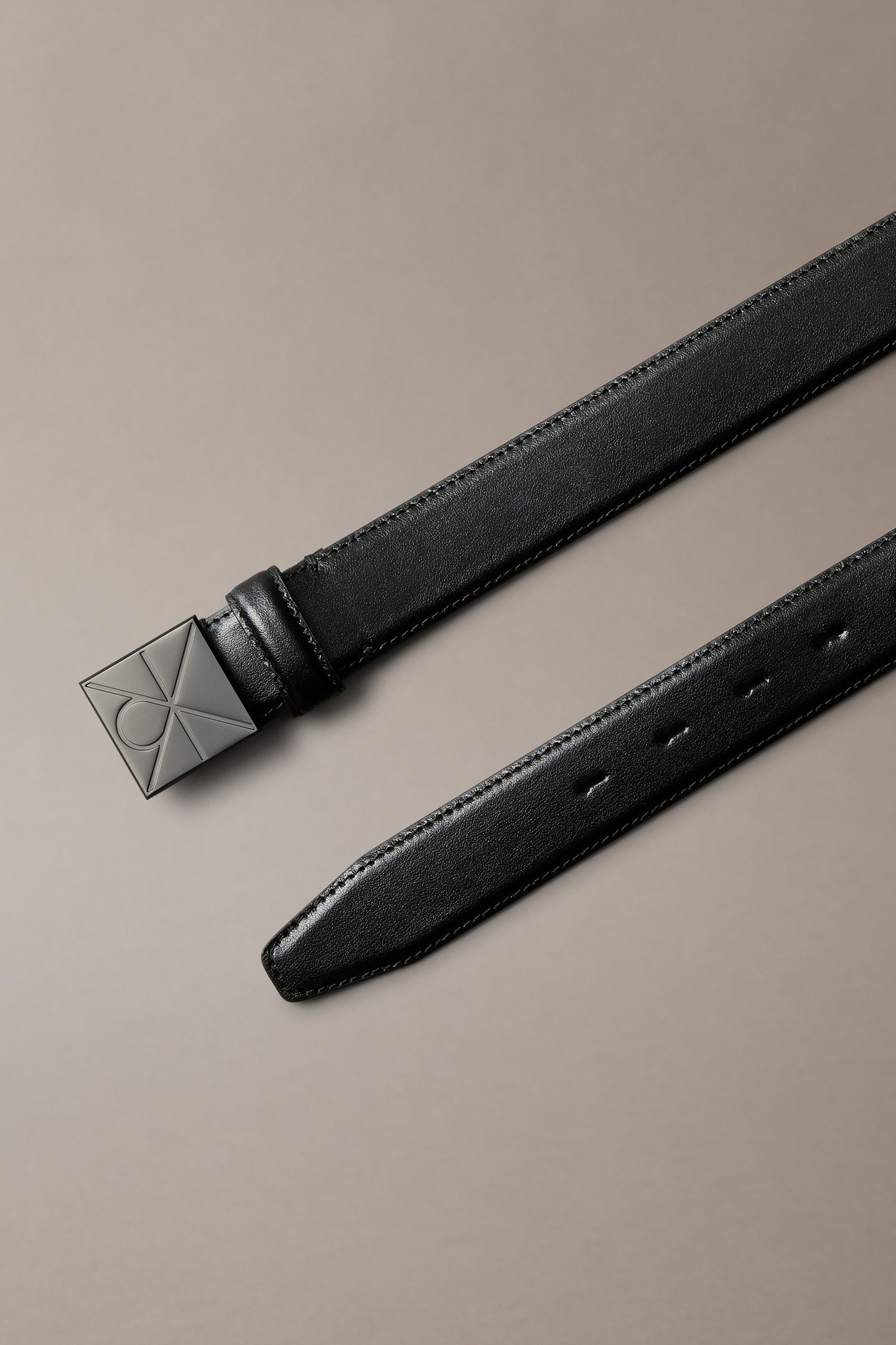 EMBLEM PLAQUE BUCKLE BELT BLACK/MATTE GUNMETAL 2