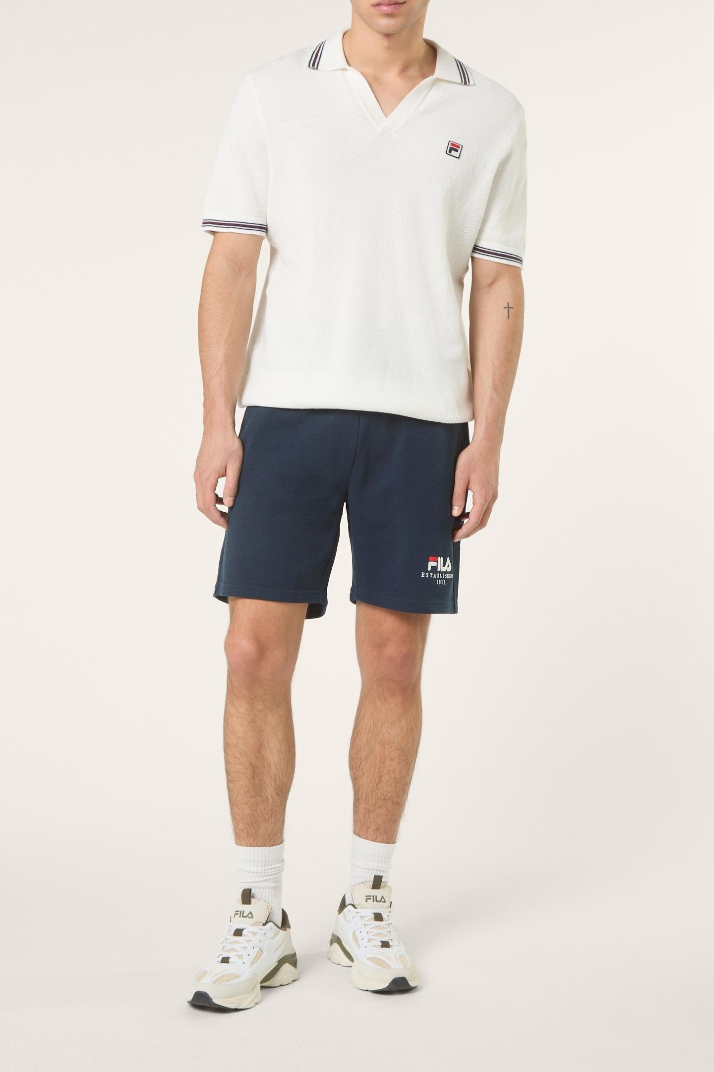 VALSERA REGULAR LOGO SWEAT SHORTS BLACK IRIS 2