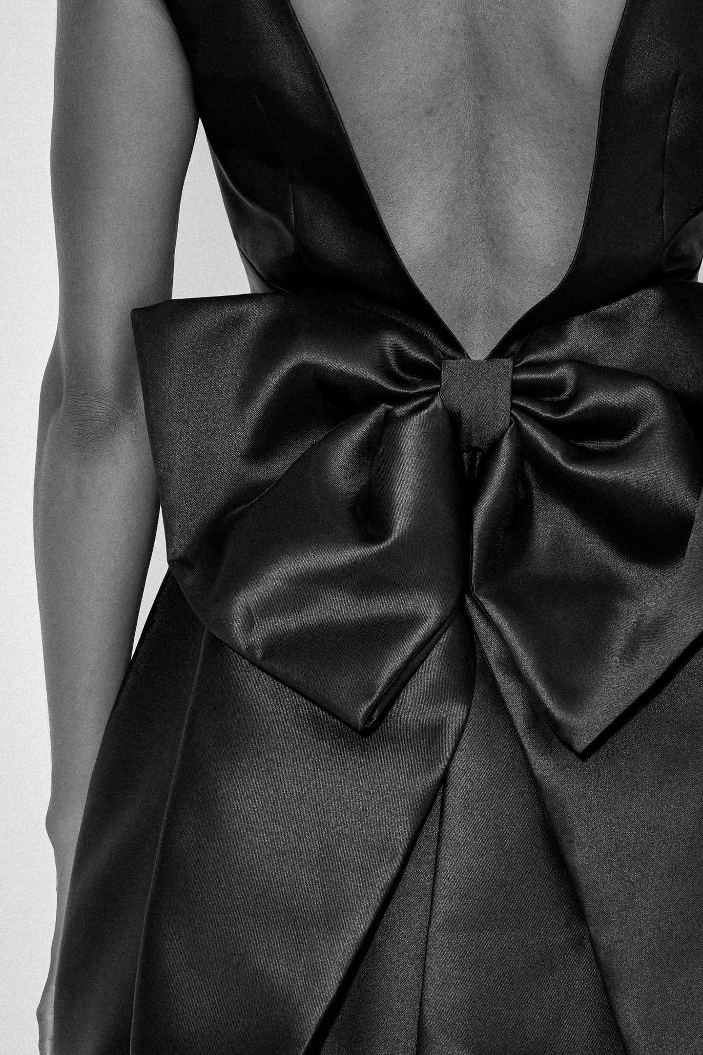 BOW DETAIL MINI DRESS BLACK 3