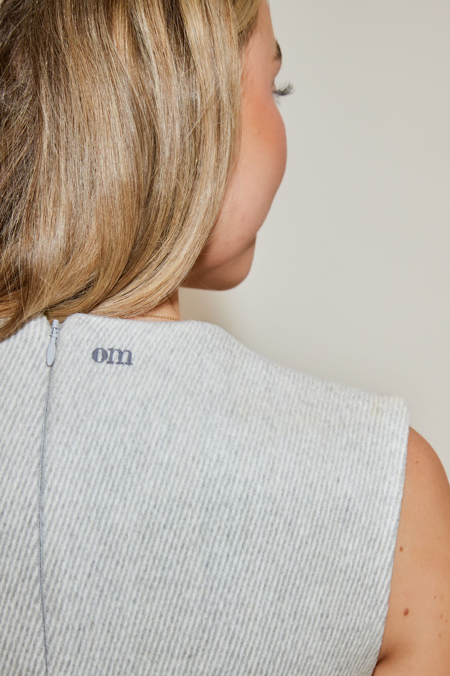 THE ULTIMATE MUSE TWEED SLEEVELESS TOP GREY 3
