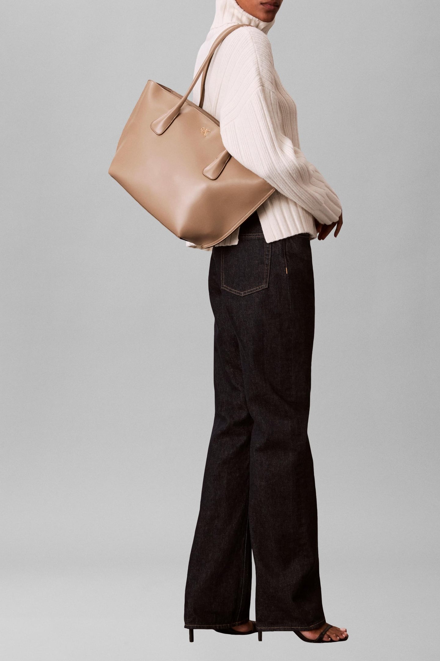 MEDIUM DOME TOTE DESERT TAUPE 1