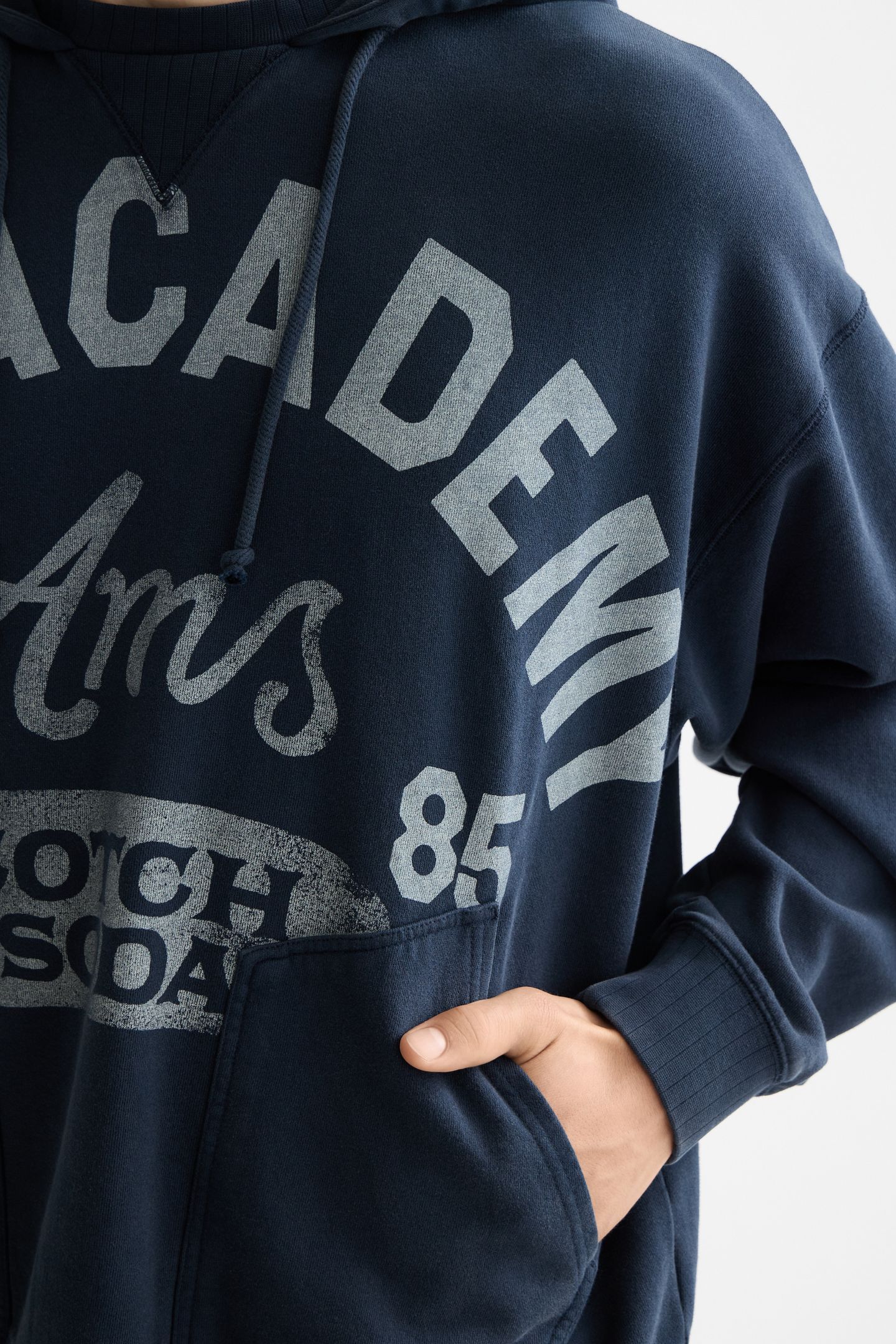 WASH ARTWORK HOODIE SKY CAPTAIN 6