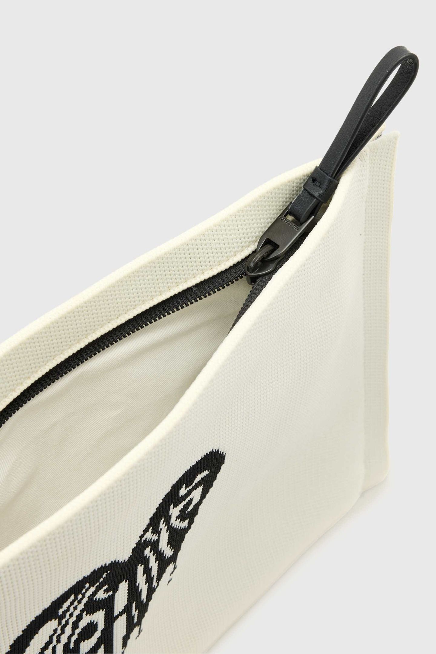 IZZY HEART CLUTCH WHITE 6