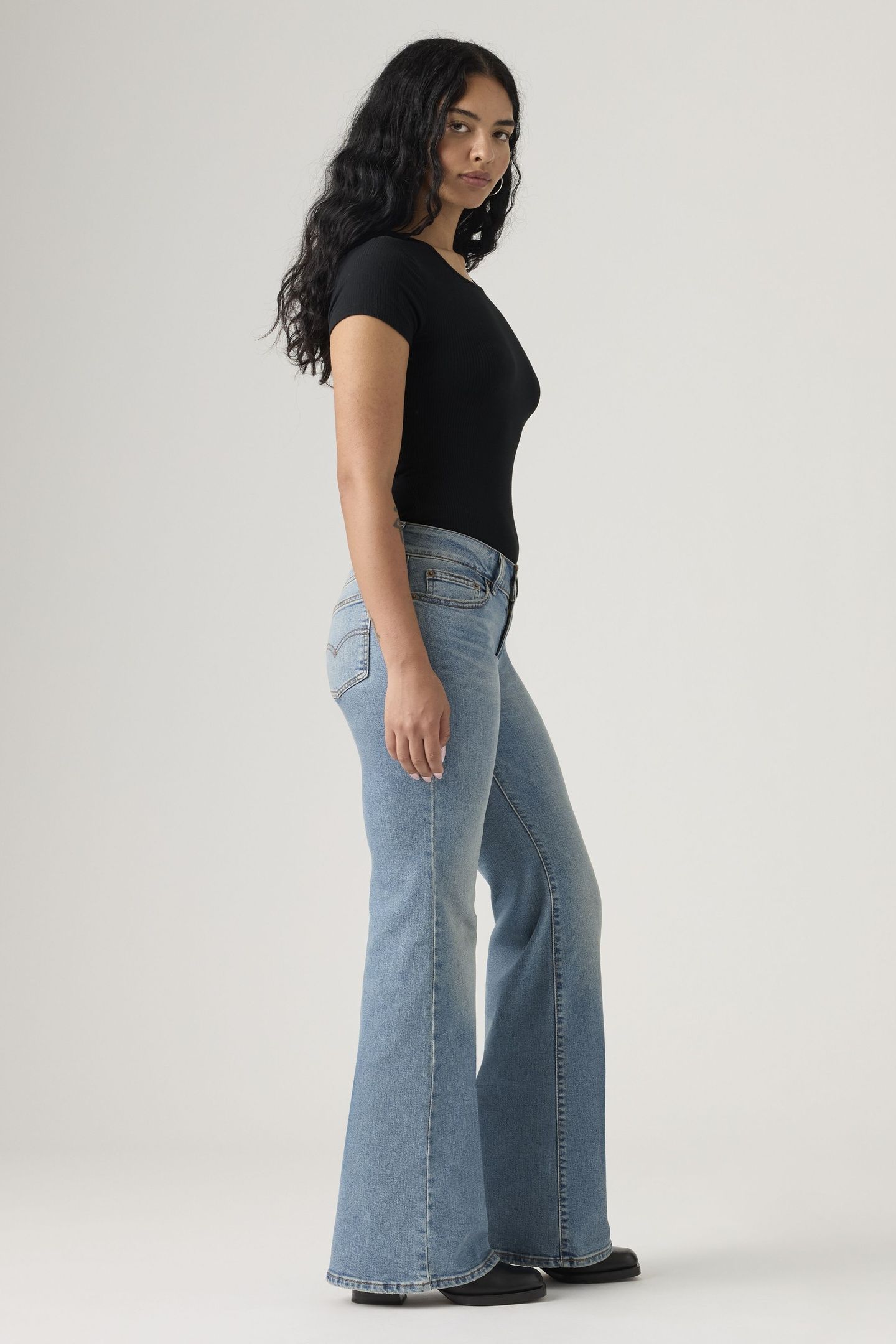 SUPERLOW FLARE JEANS 4