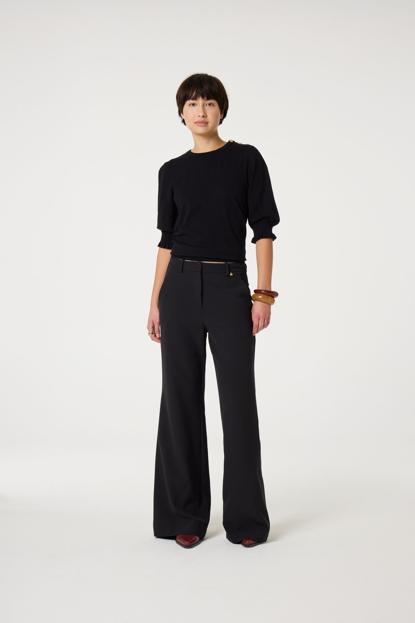 MOLLY SHORT SLEEVE PULLOVER BLACK 2
