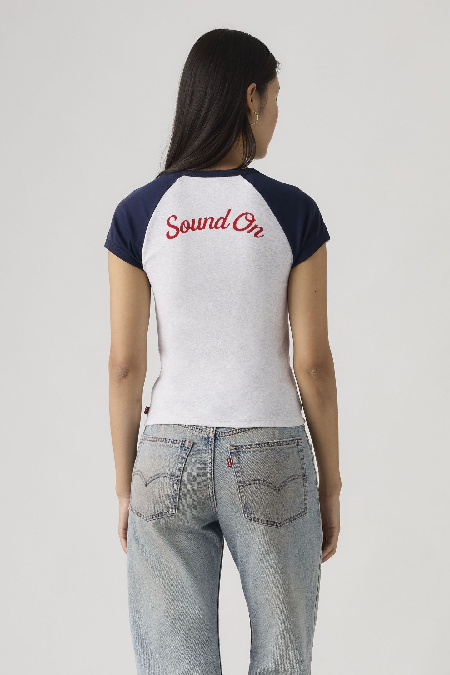 GRAPHIC RILEY RAGLAN TEE 2