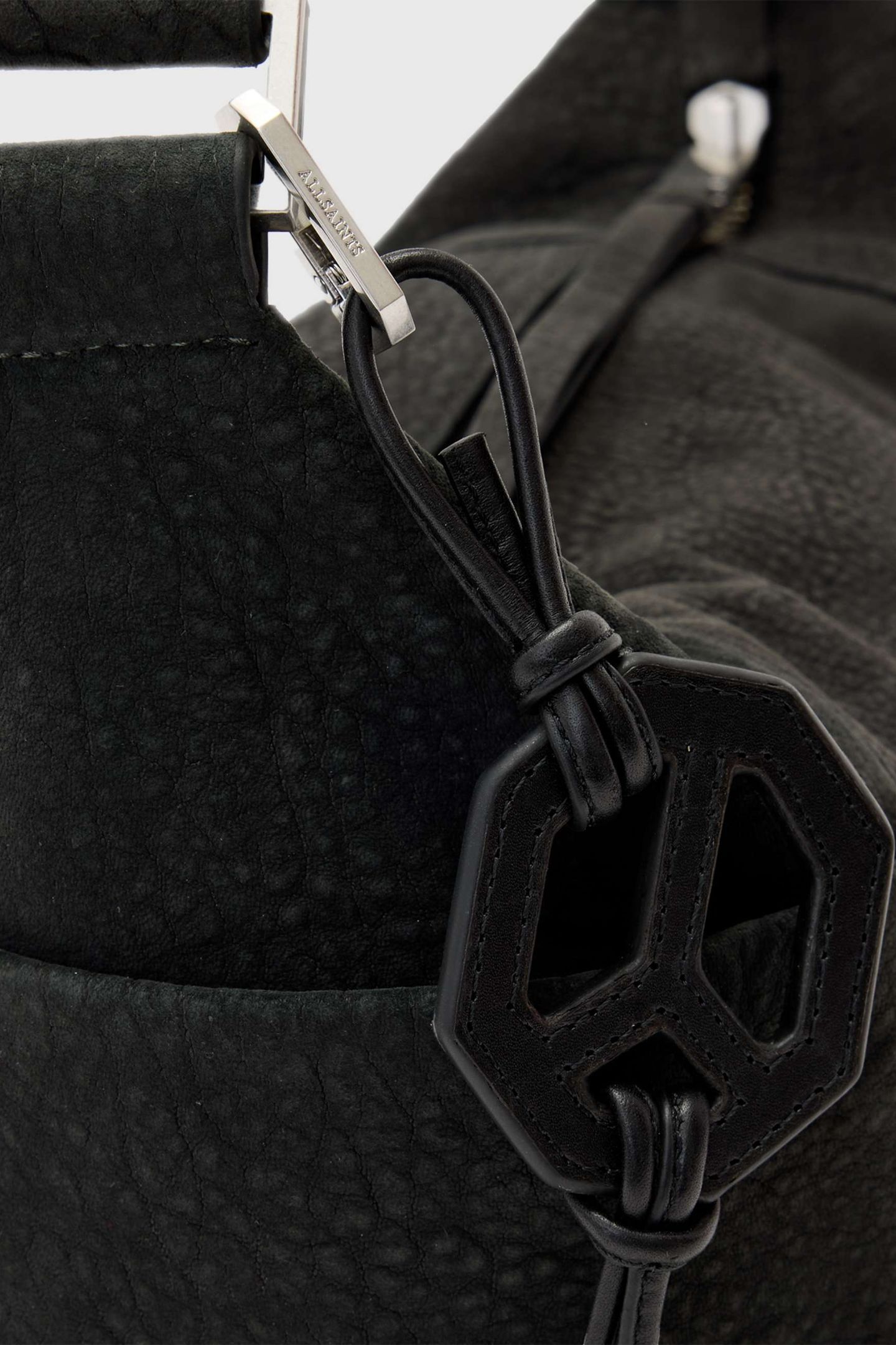 LTHR G PEACE KEYRING BLACK 3