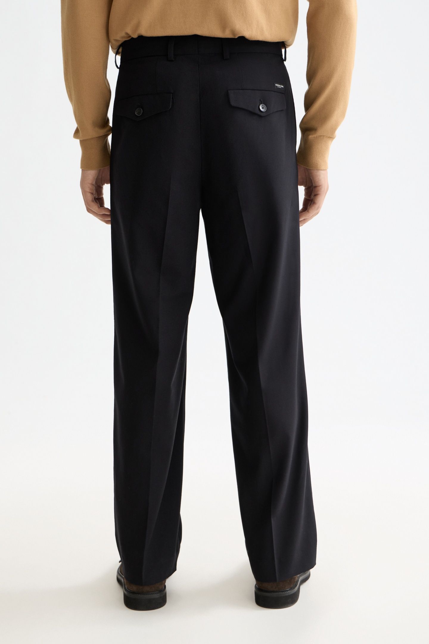 CORE RELAXED STRAIGHT FIT COOL-WOOL BLEND CHINO BLACK 2