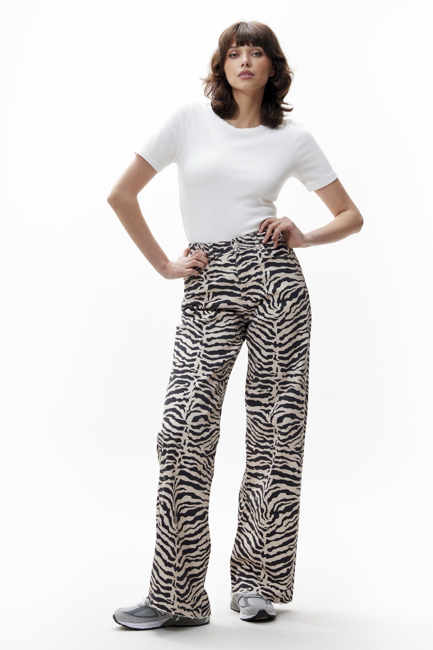 LOOSE FIT ZEBRA JEANS SAND 1