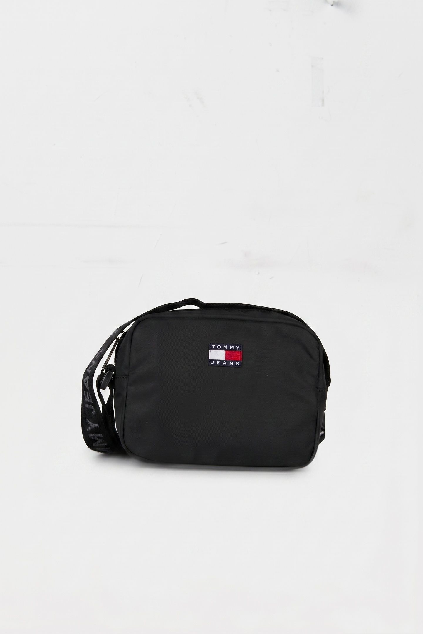 UNISEX ESSENTIAL DAILY CAMERA BAG BLACK 2