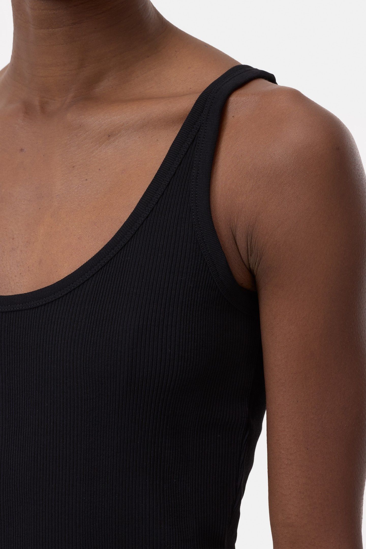 STRAP TOP BLACK 4