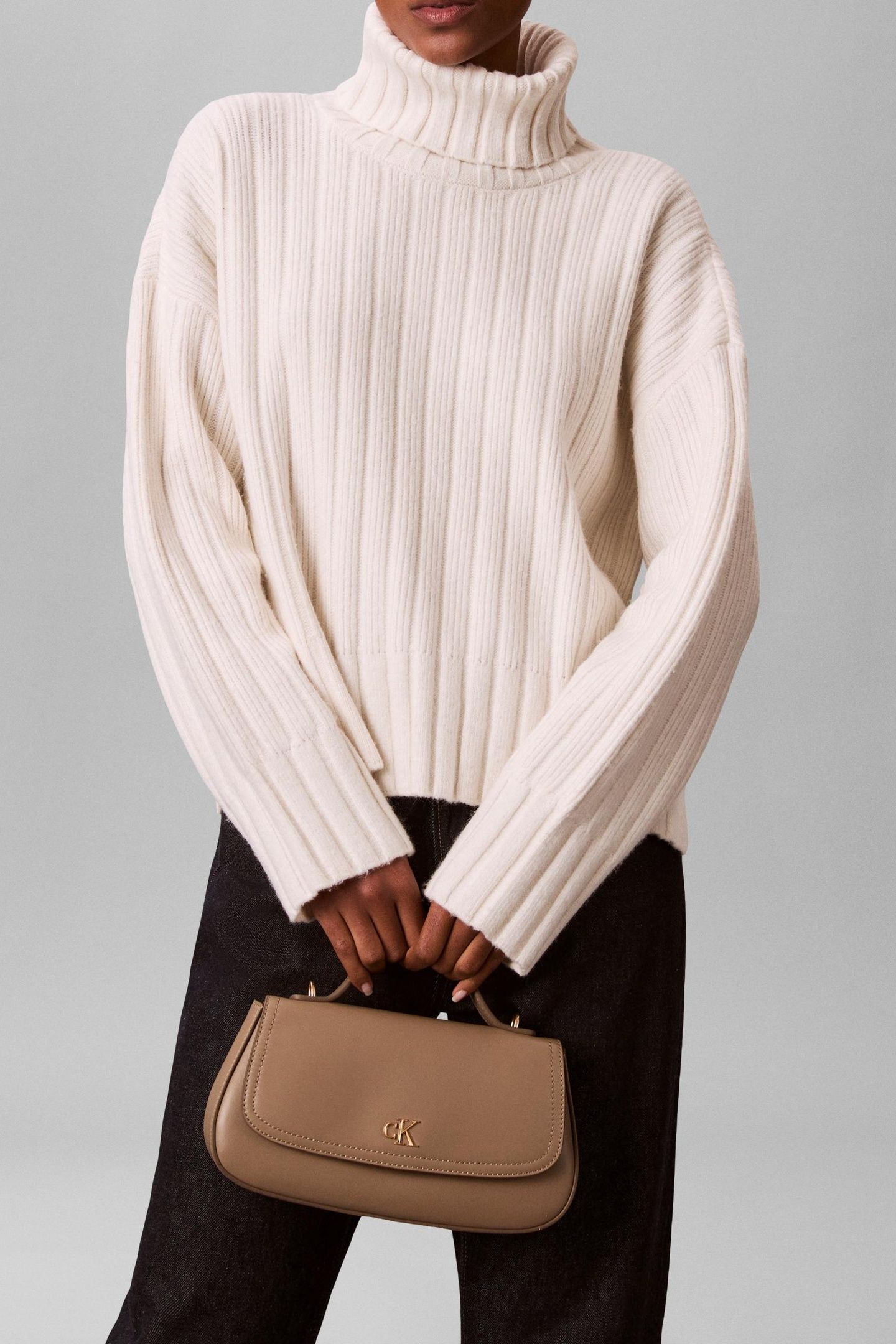 TOP HANDLE WITH CHAIN SHOULDER BAG DESERT TAUPE 1