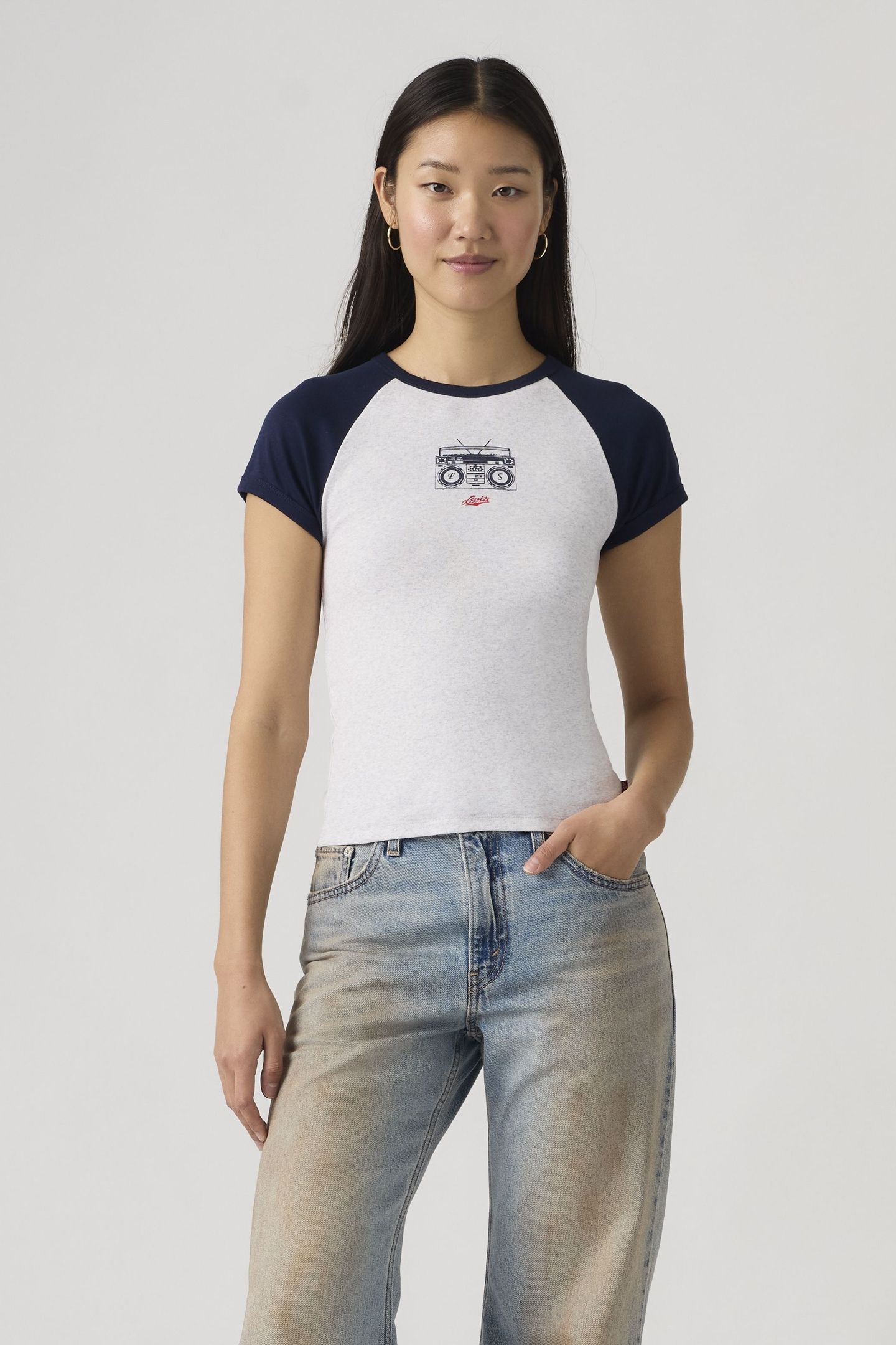 GRAPHIC RILEY RAGLAN TEE 1