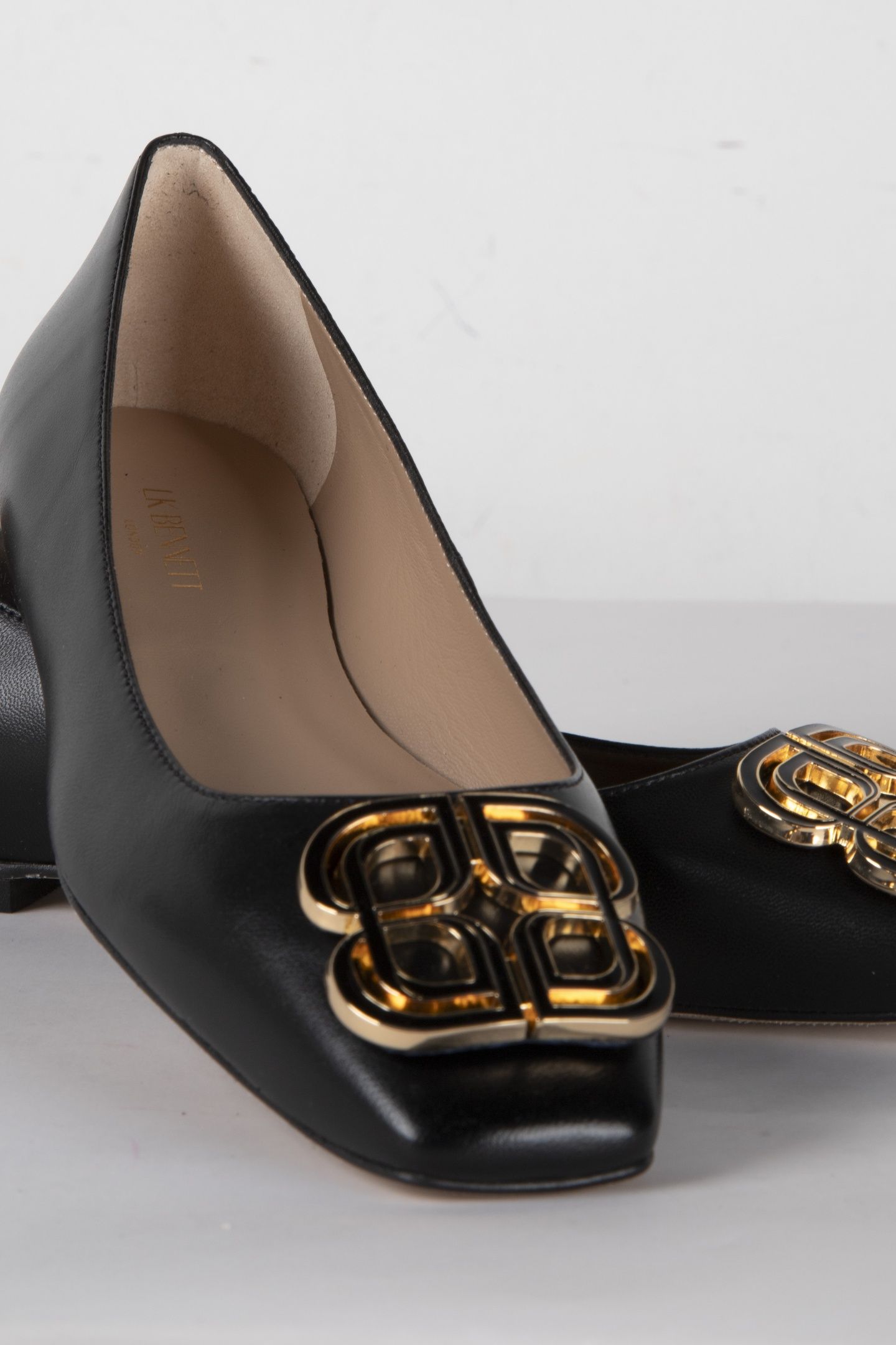 TRUDY FLATS BLACK 4
