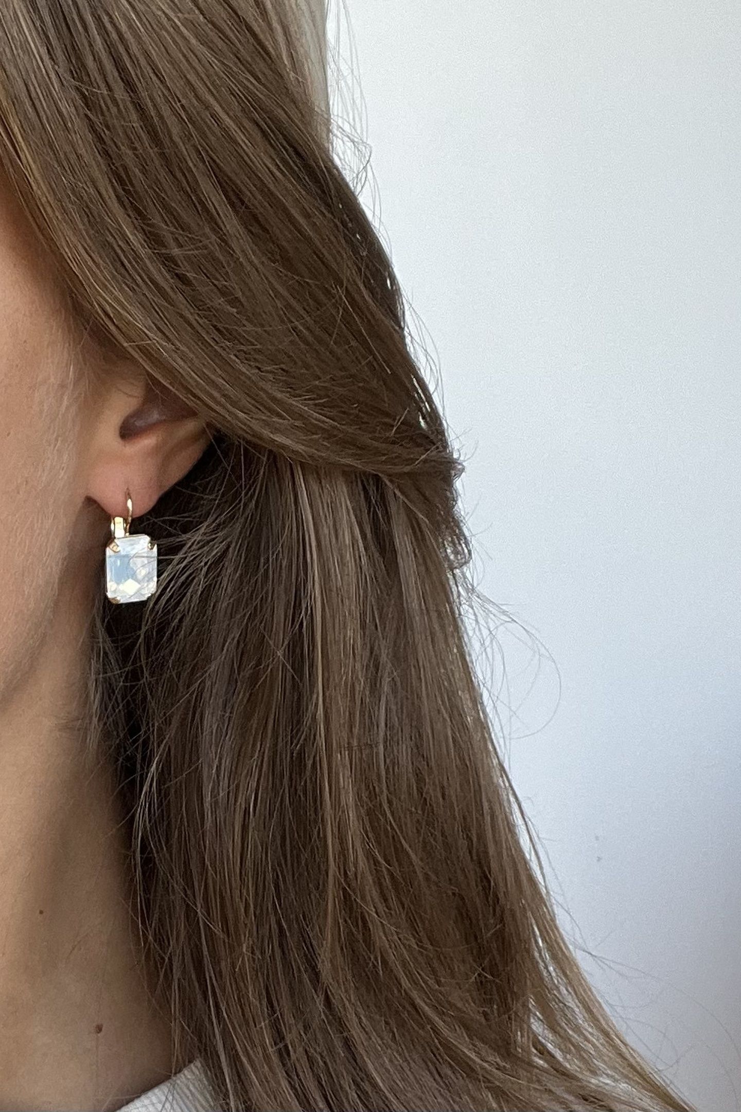 VOGUE WHITE OPAL EARRINGS 4