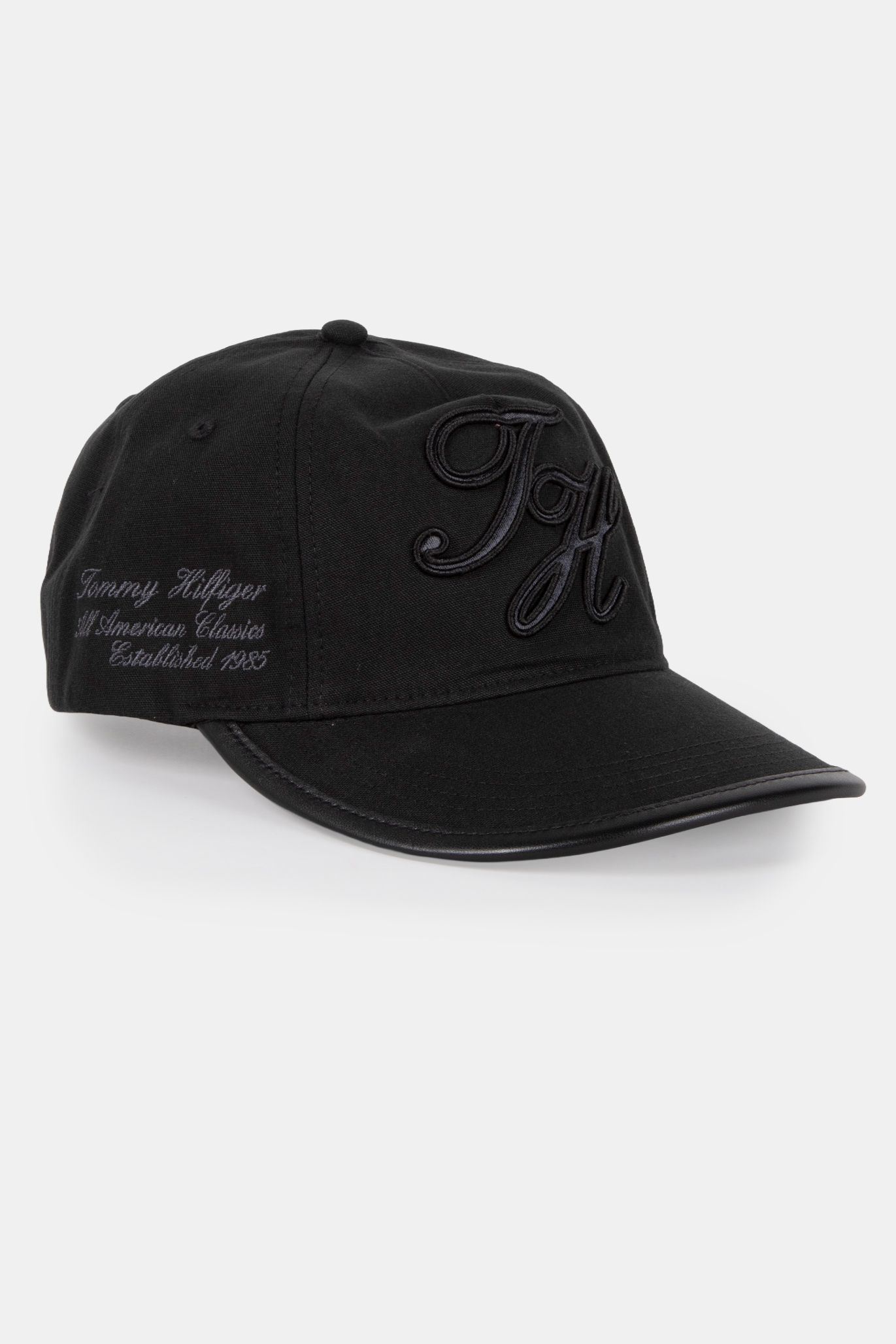 SCRIPT ELEVATED CAP BLACK 2