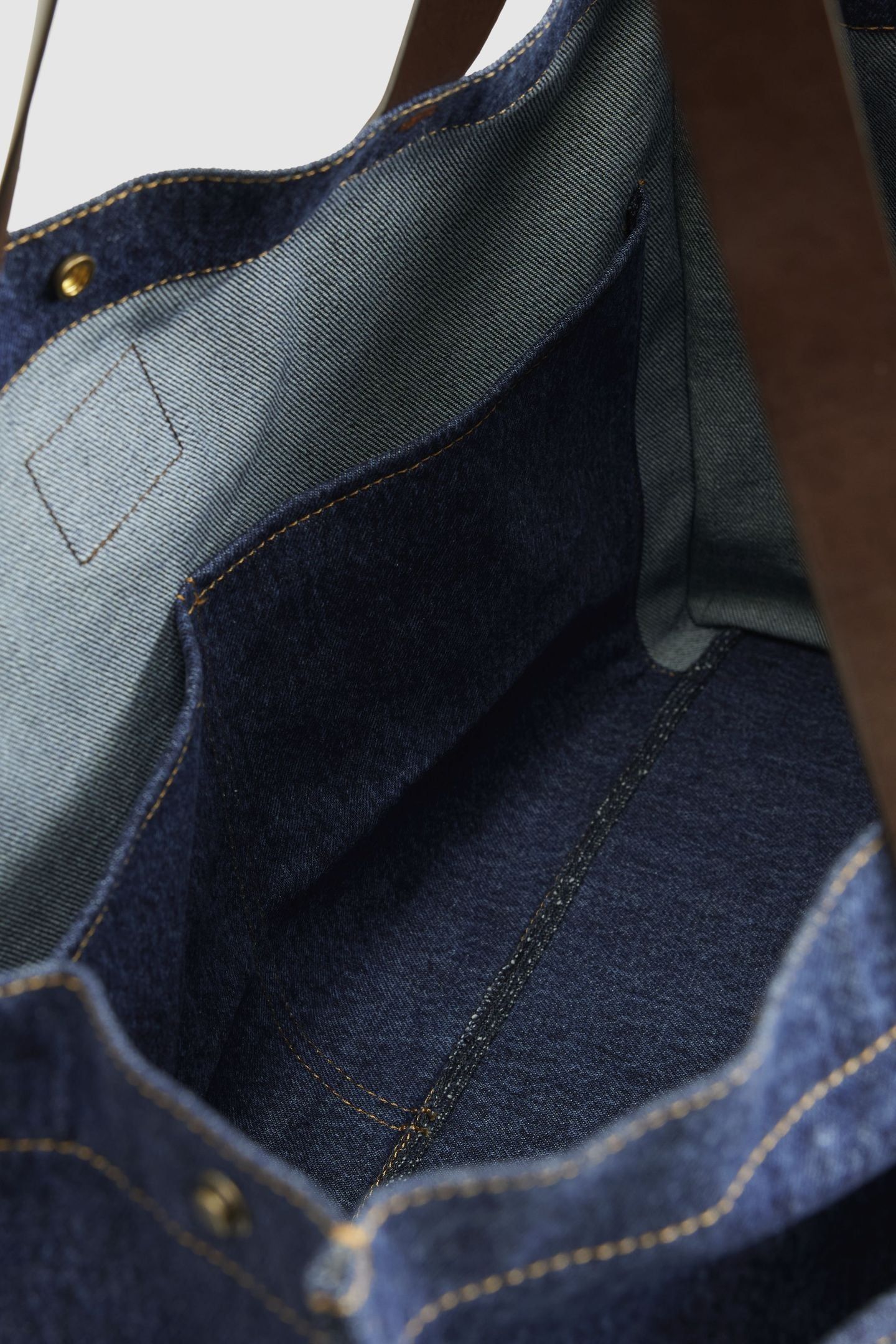 LEVI'S® HERITAGE ALL DAY TOTE 3