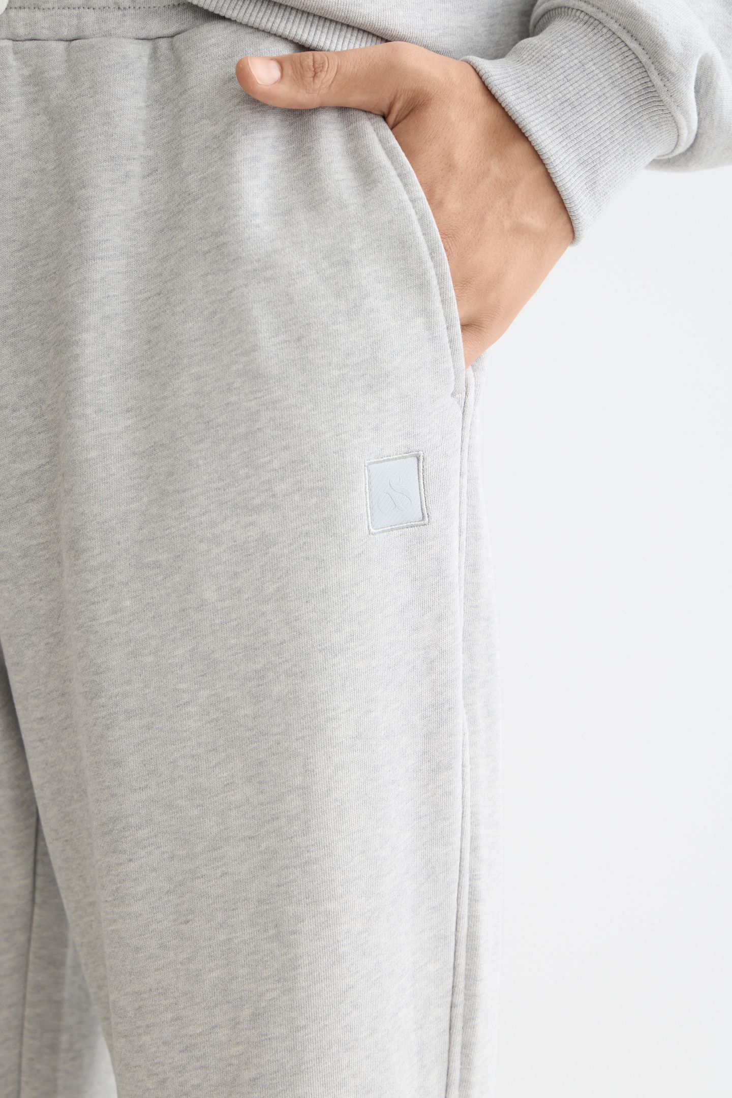 CORE - LOGO SWEATPANT GREY MELANGE 4