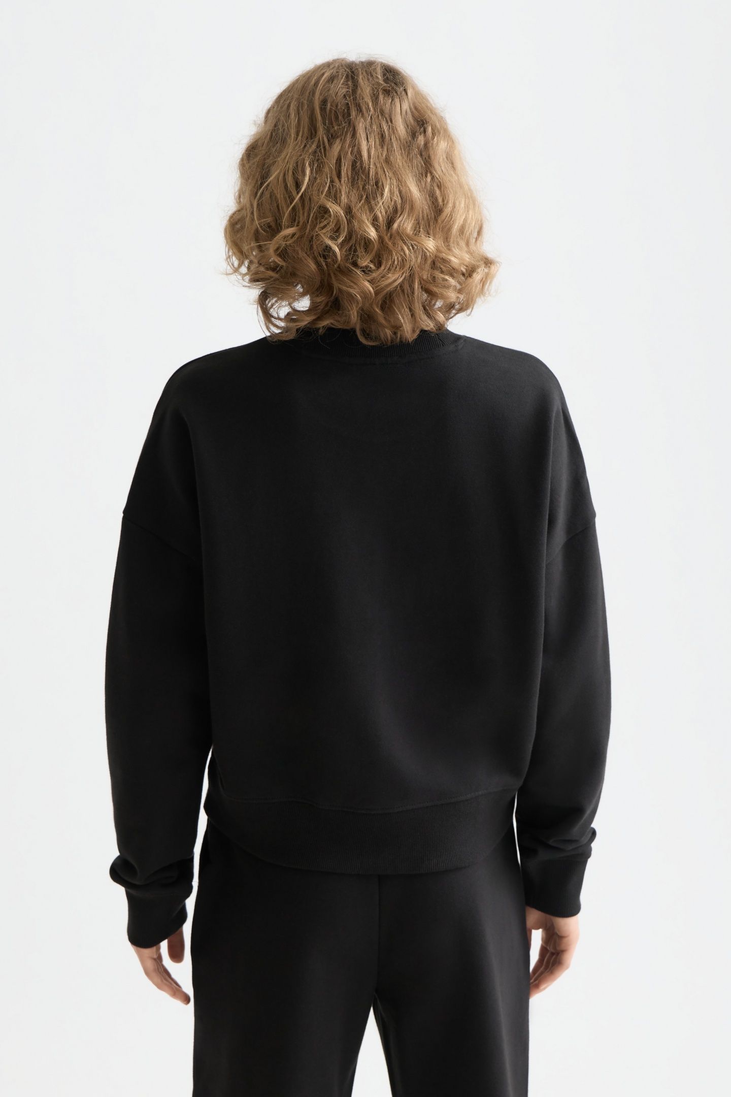 EMBROIDERED LOGO SWEATSHIRT BLACK 3