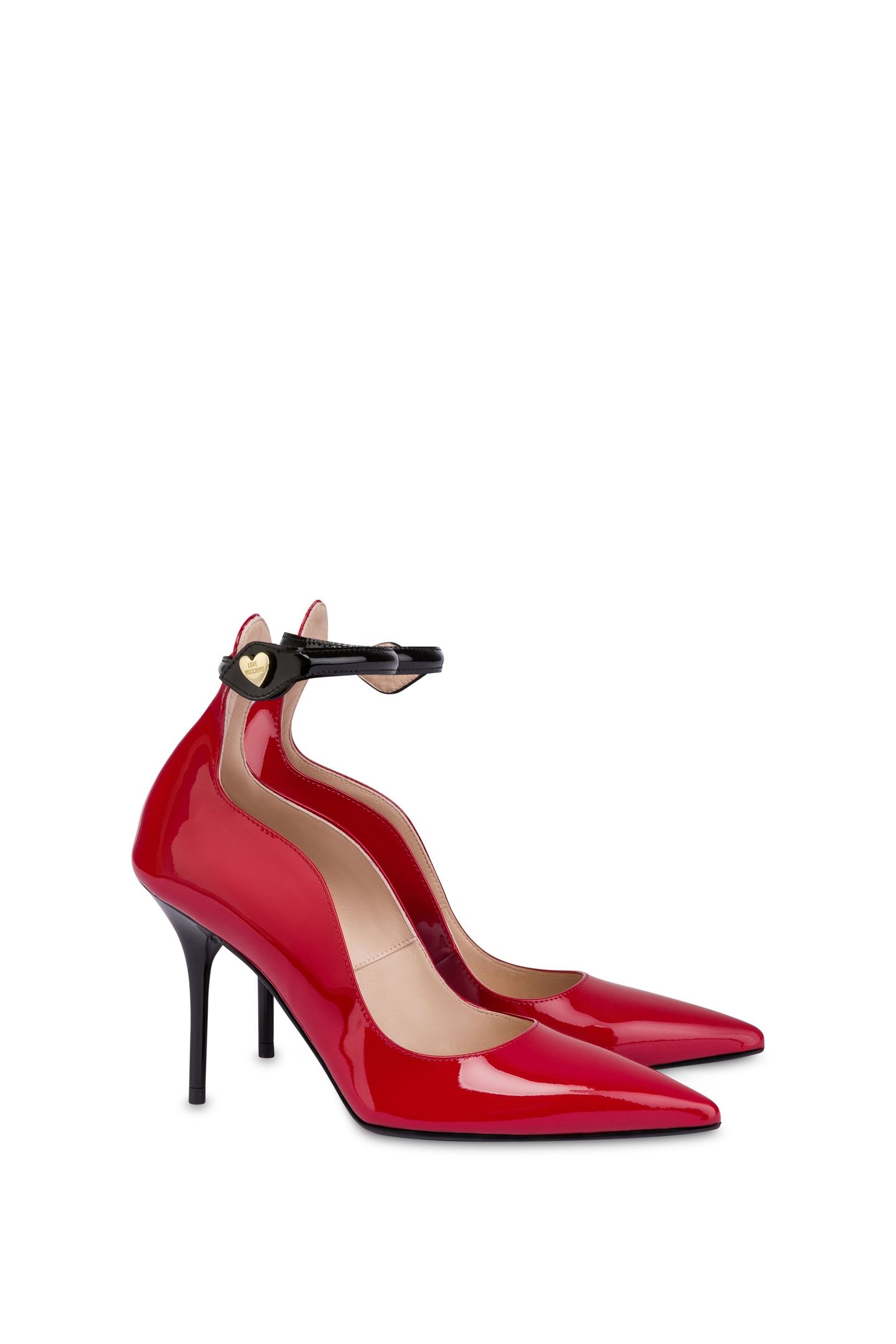 HEART BUTTON PATENT LEATHER PUMPS RED 2
