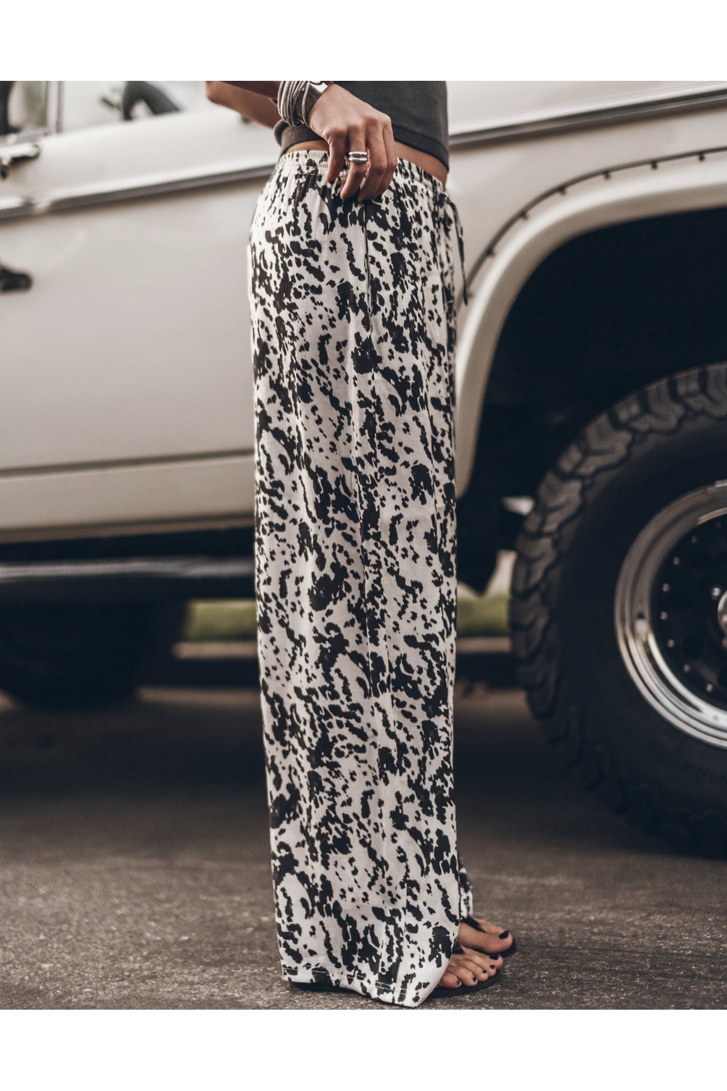 THE DALMATIAN FLOWY PANTS 2