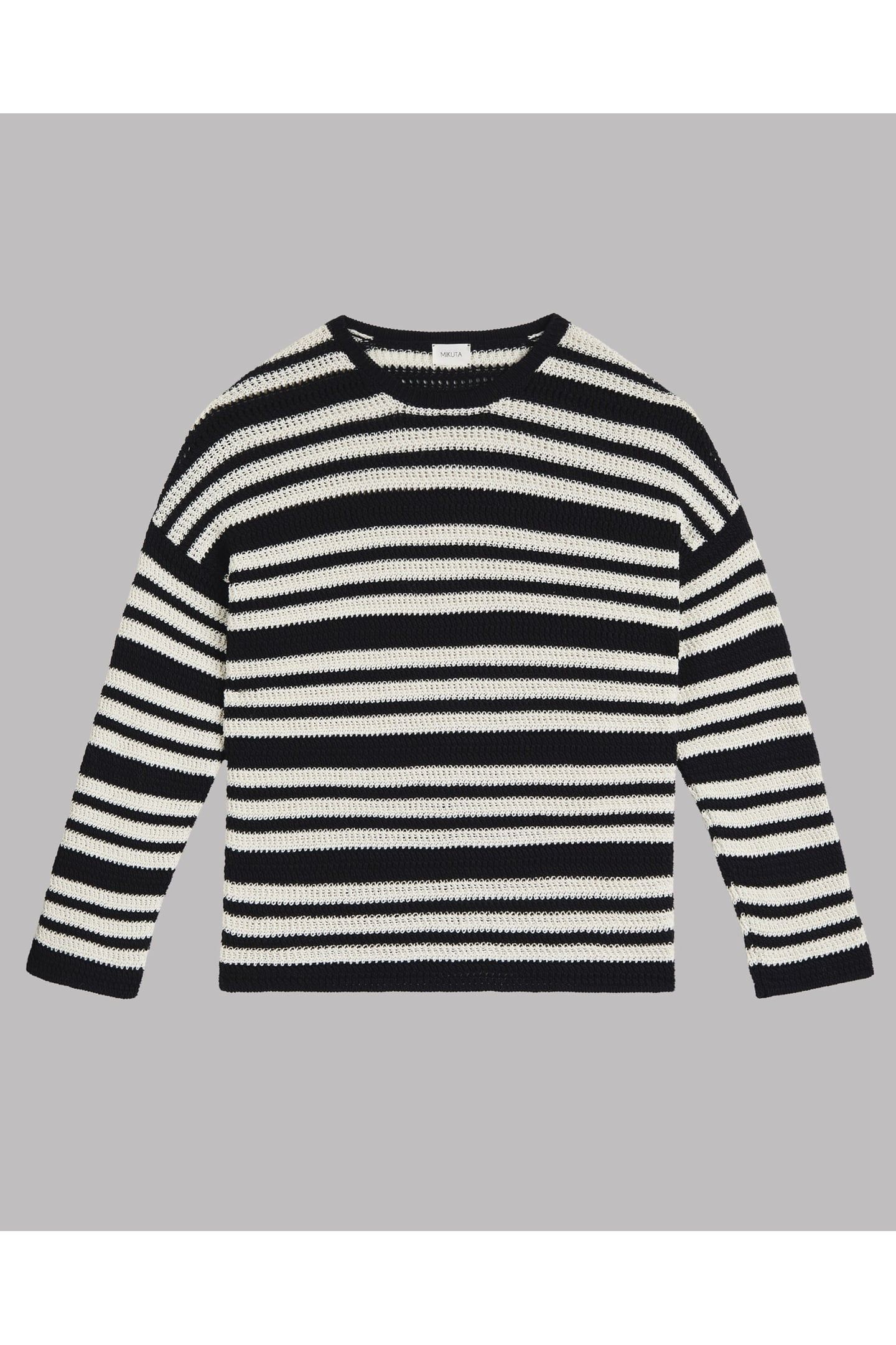 THE STRIPED KNITTED SWEATER 3
