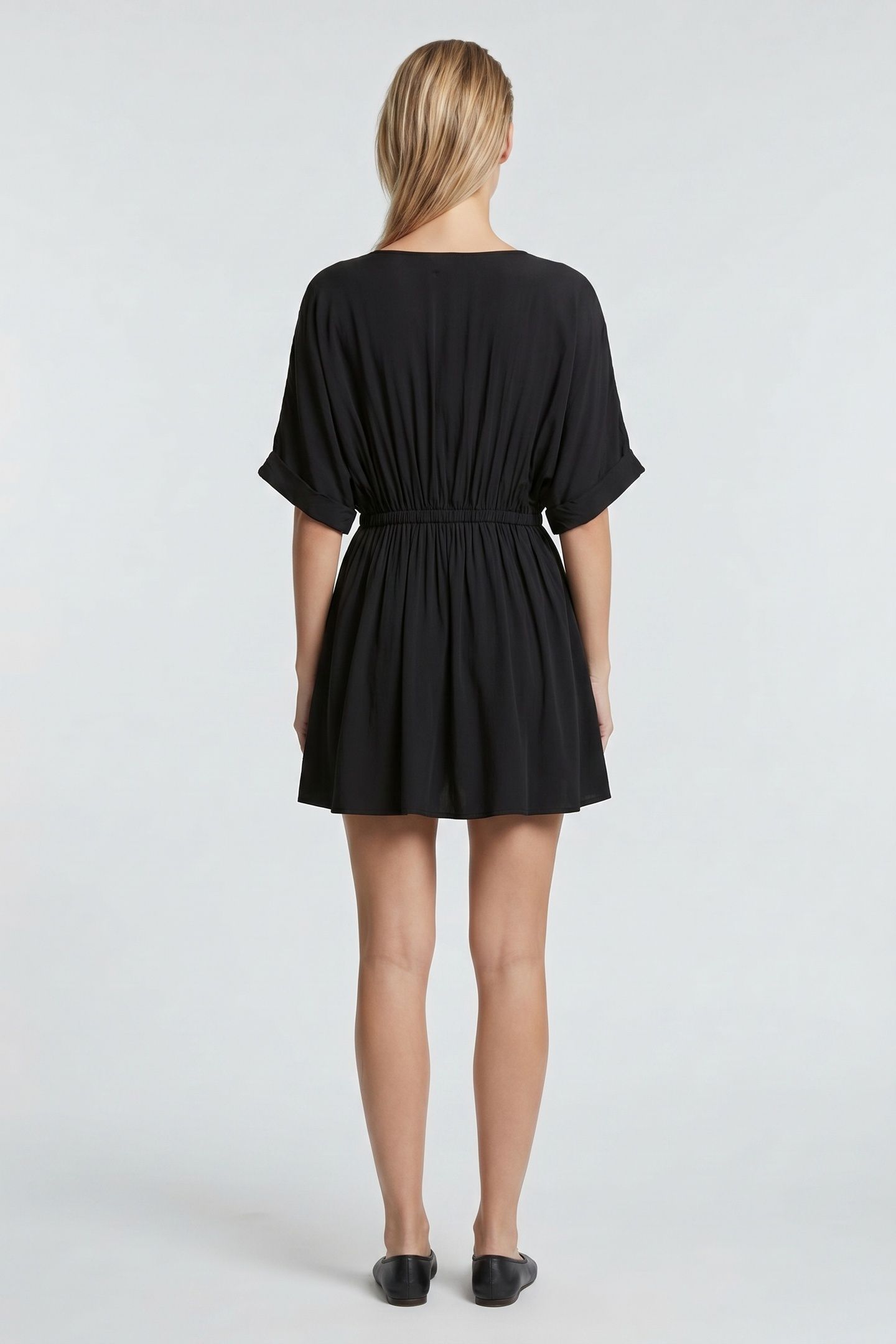THE BLACK SHORT CHILL DRESS 2